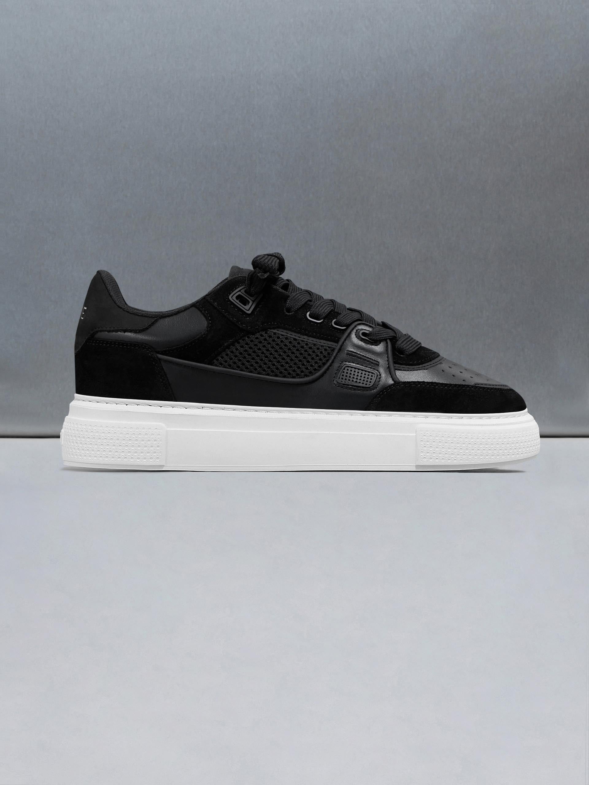 Mens Atlas Trainer in Black