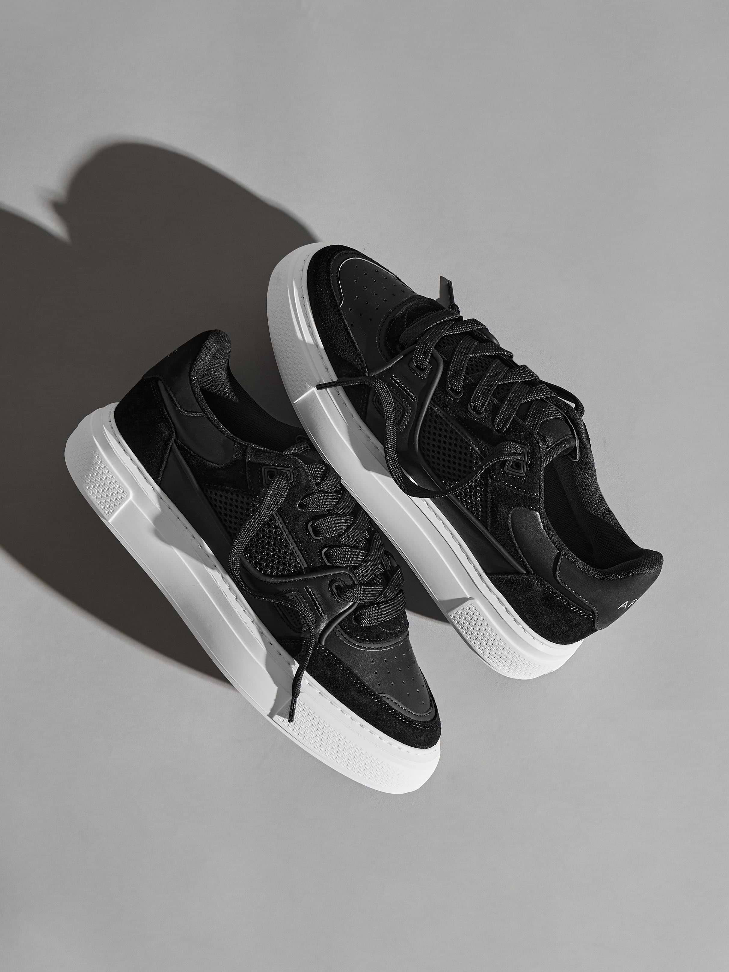 Mens Atlas Trainer in Black