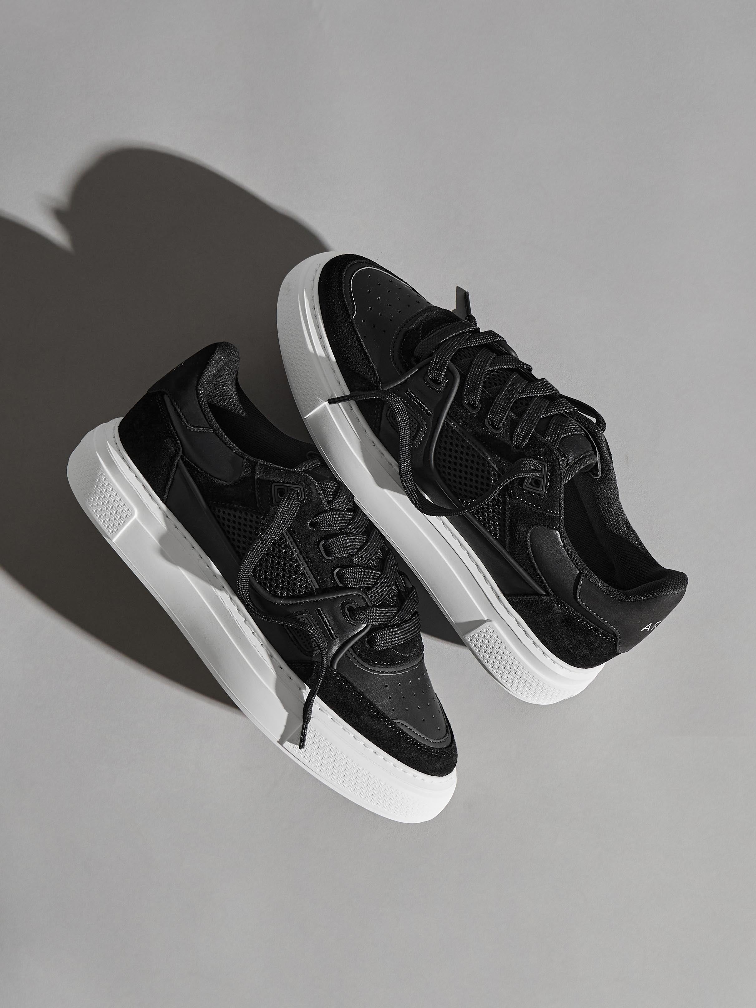 Mens Atlas Trainer in Black