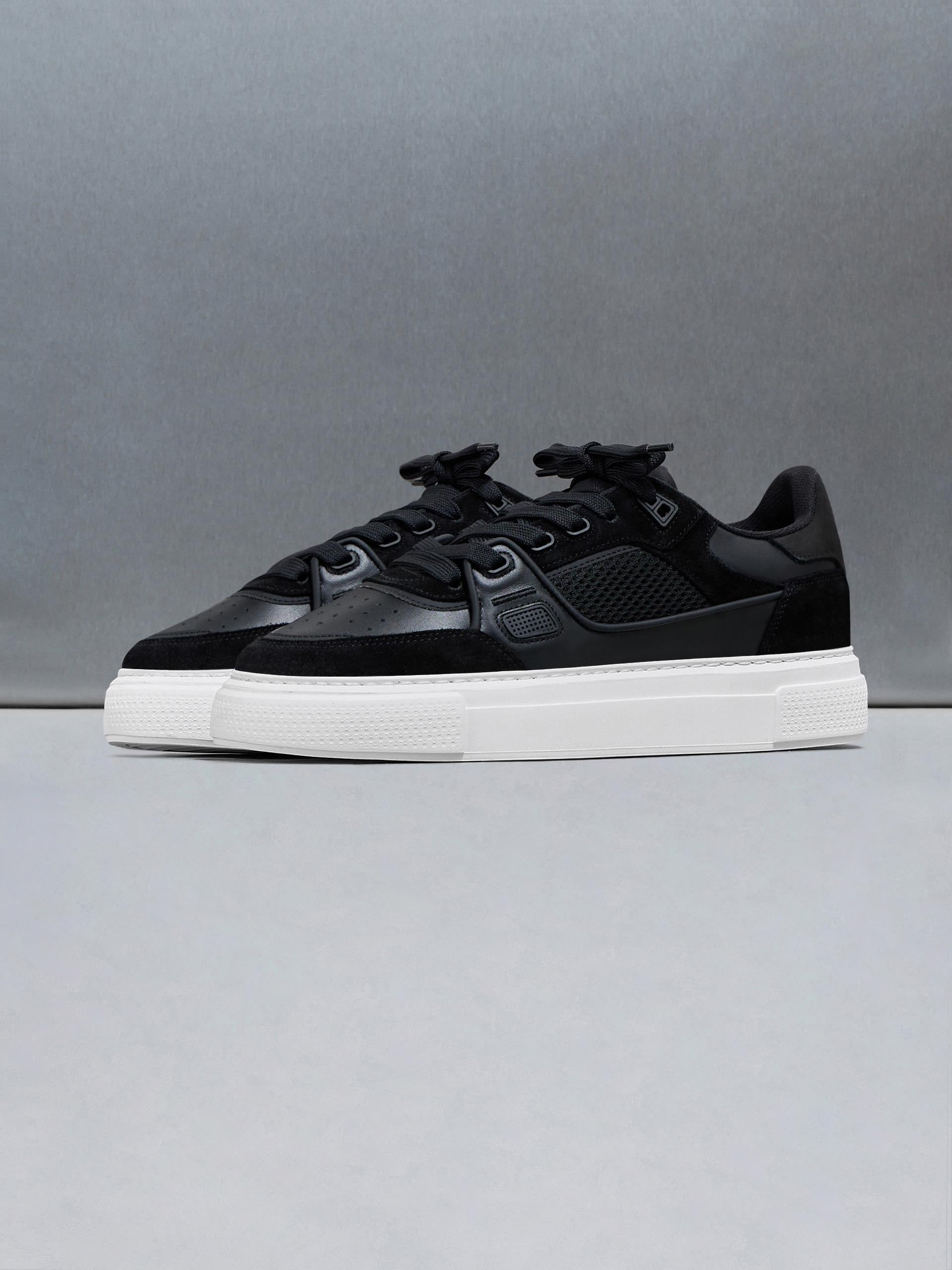 Mens Atlas Trainer in Black