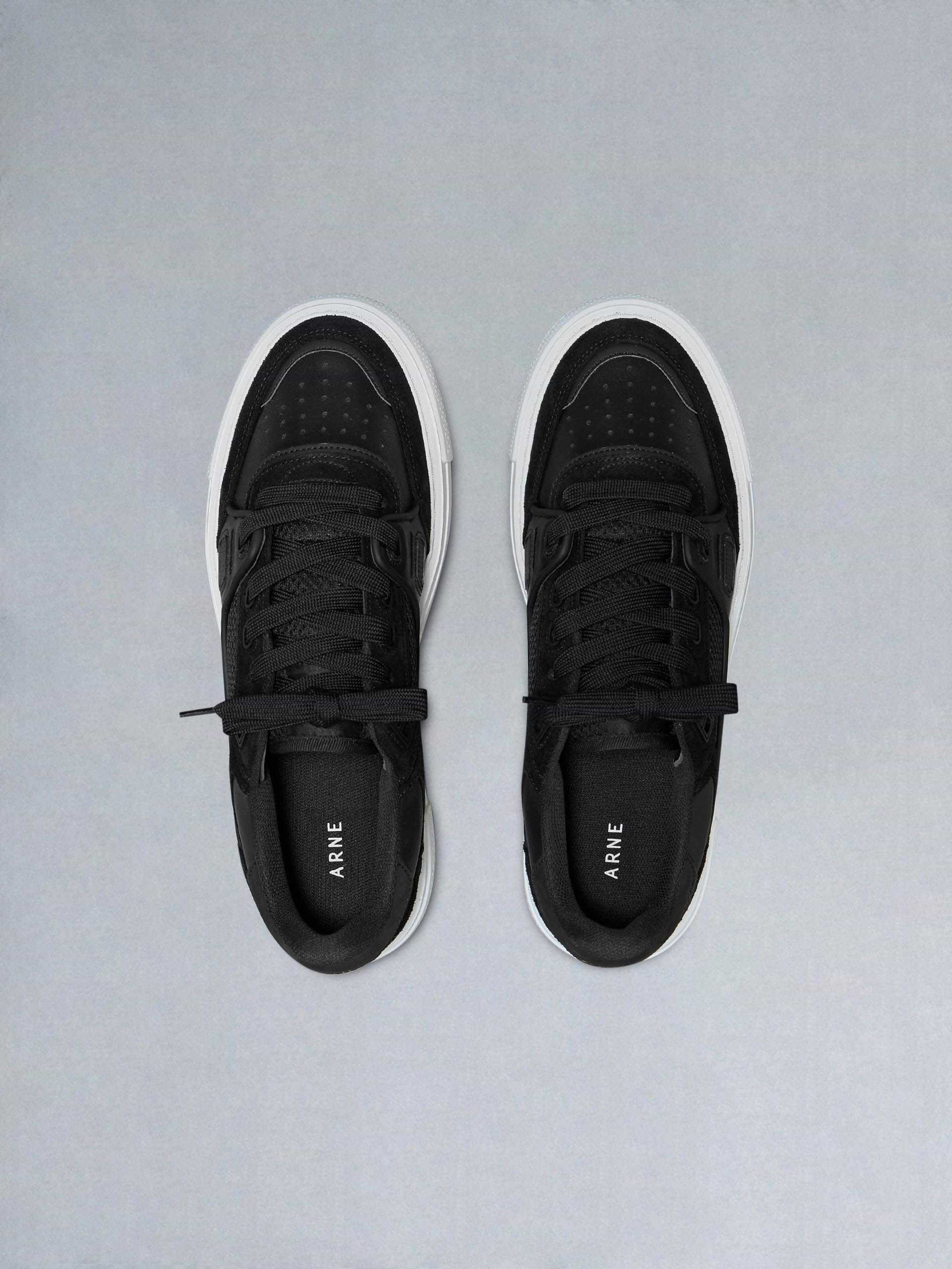 Atlas Trainer in Black