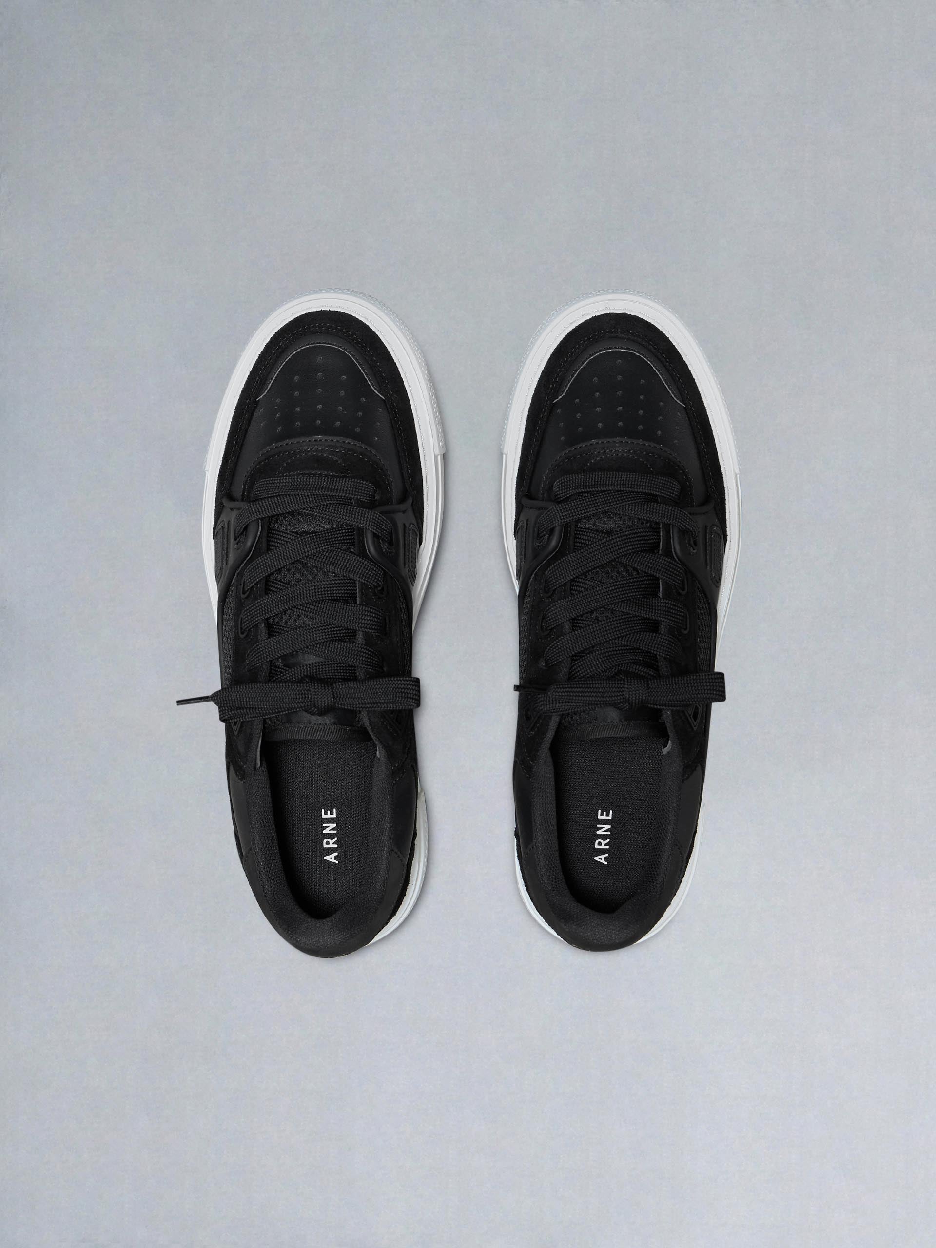 Mens Atlas Trainer in Black
