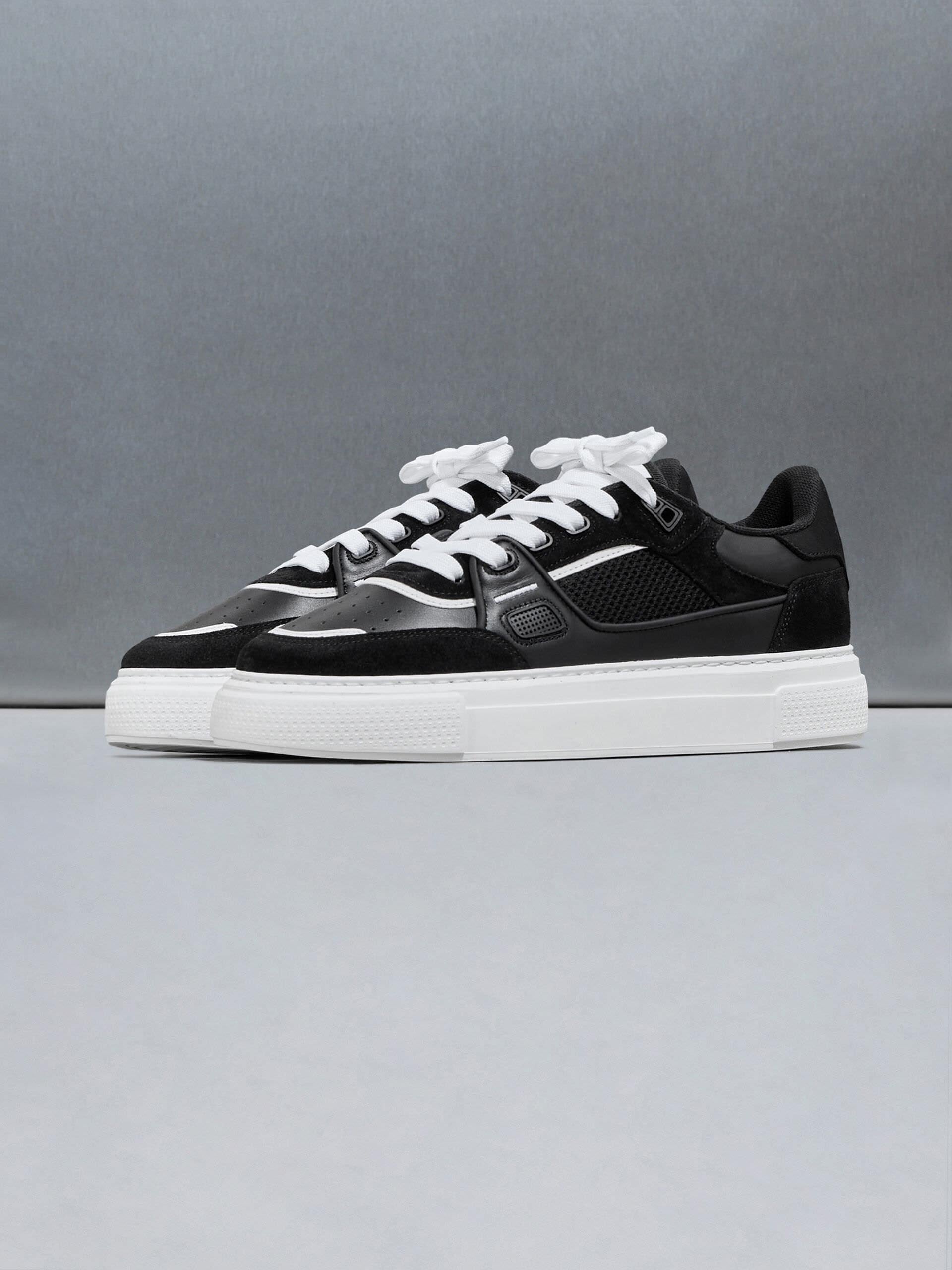 Mens Atlas Trainer in Black White