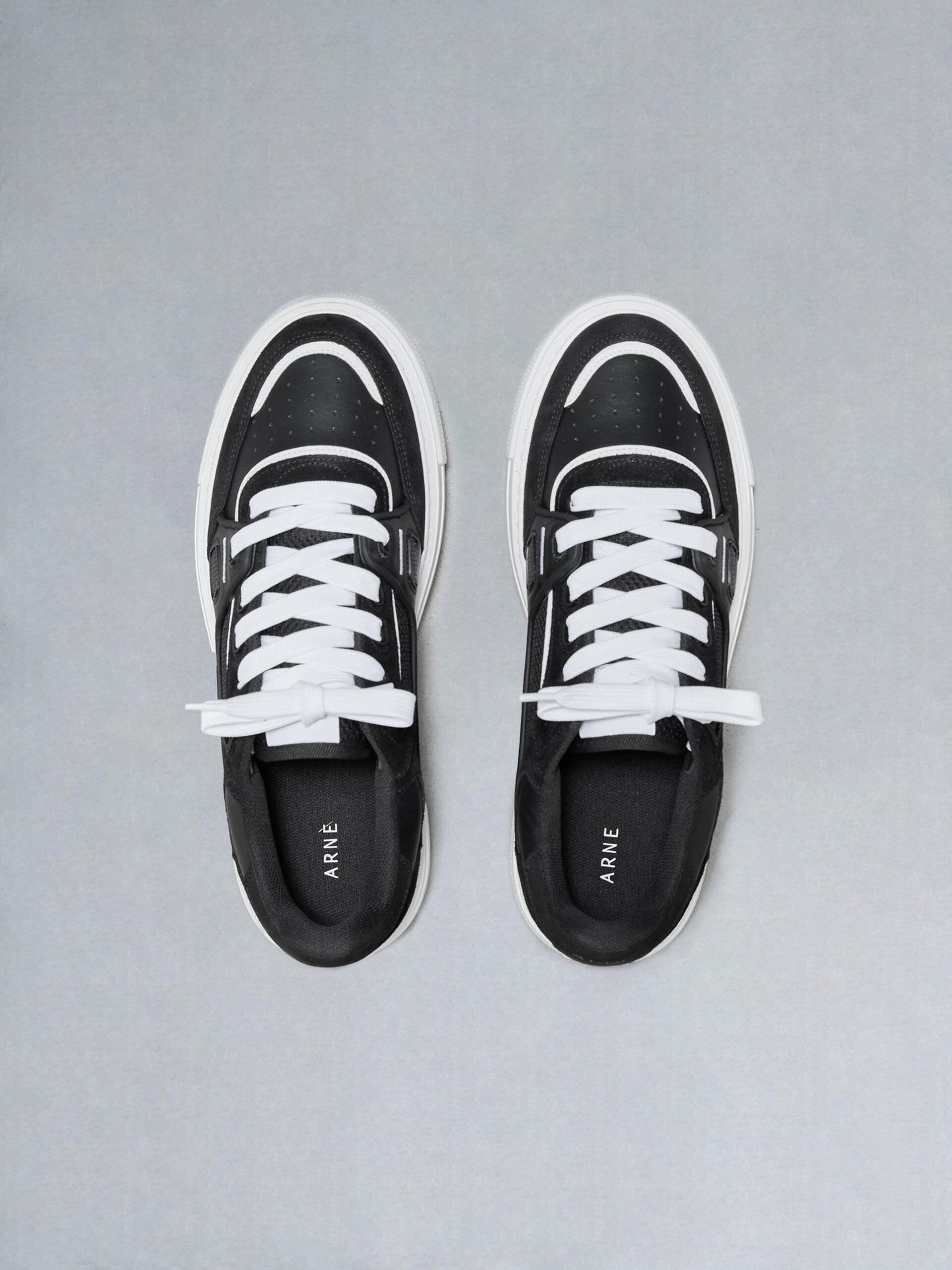Mens Atlas Trainer in Black White