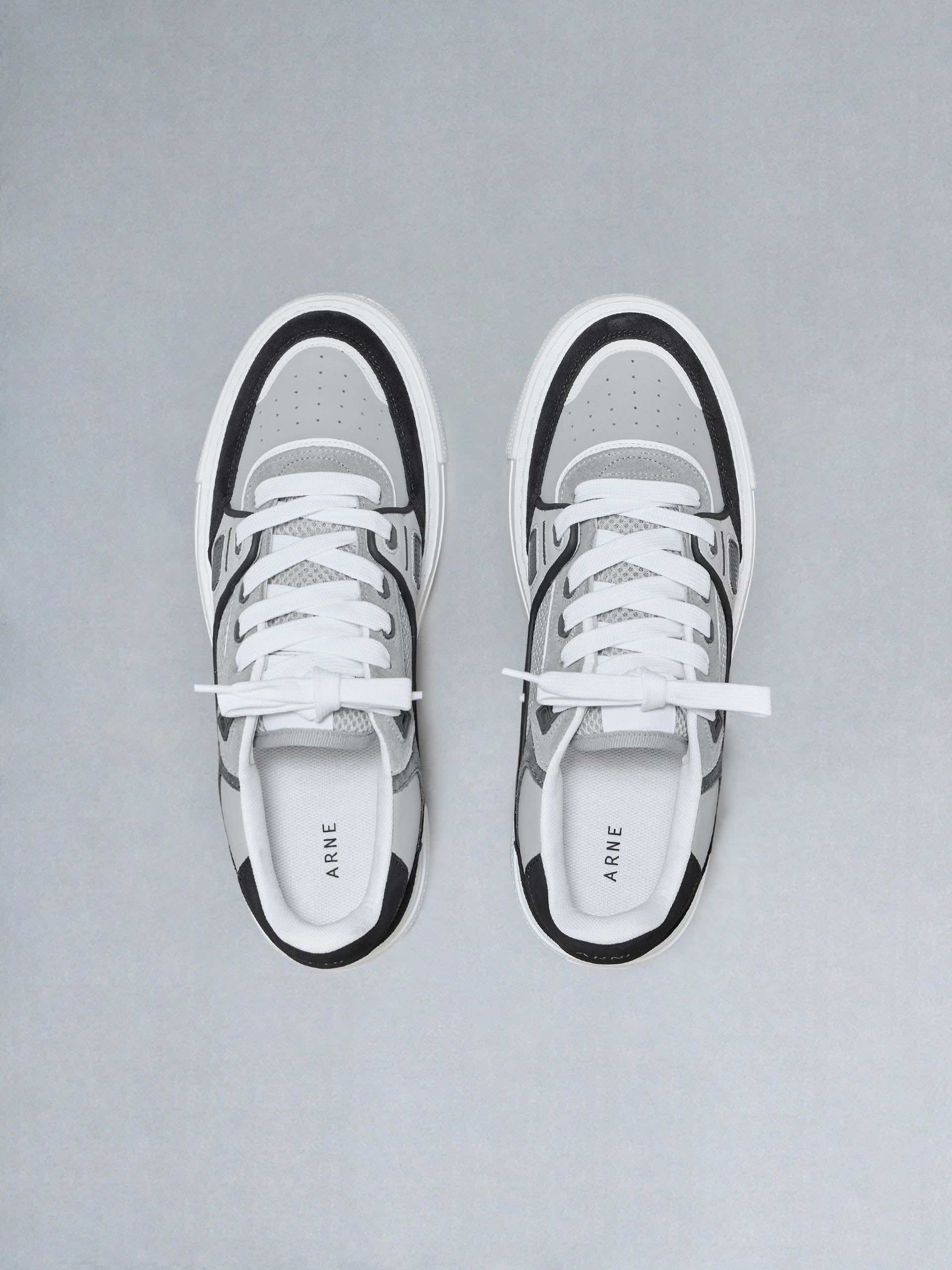 Mens Atlas Trainer in Grey Black