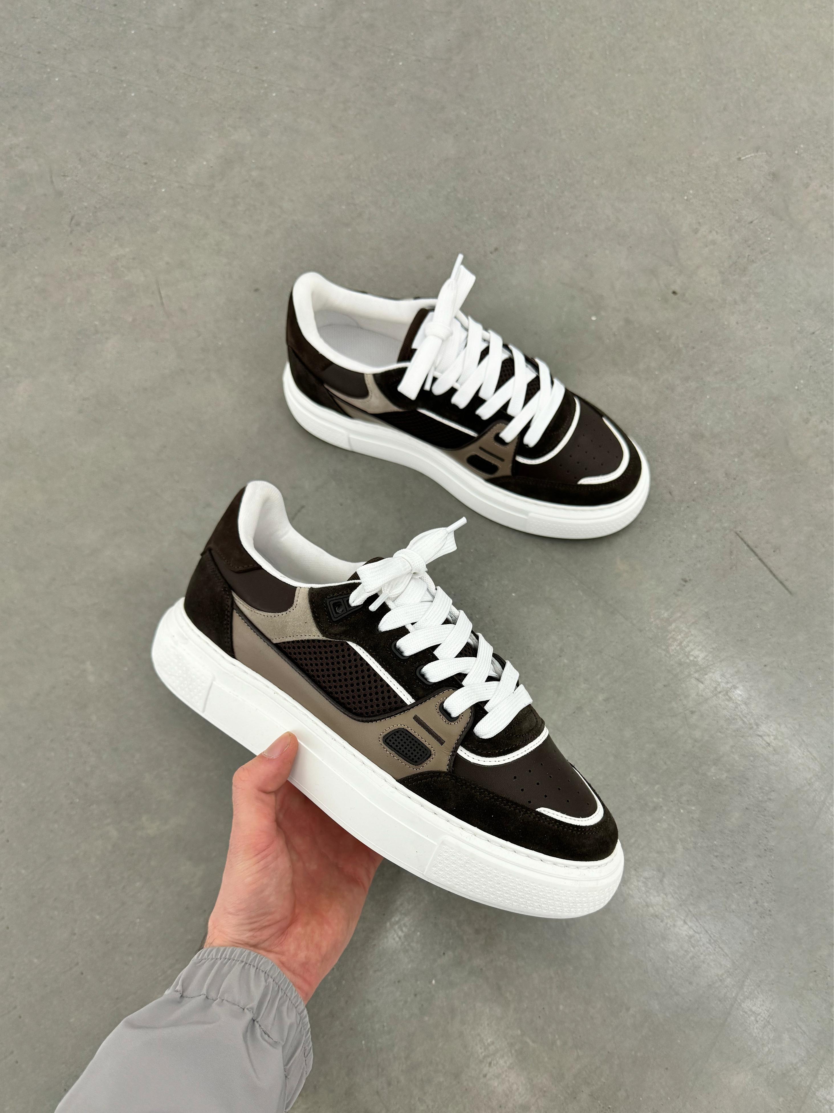 Mens Atlas Trainer in Mocha
