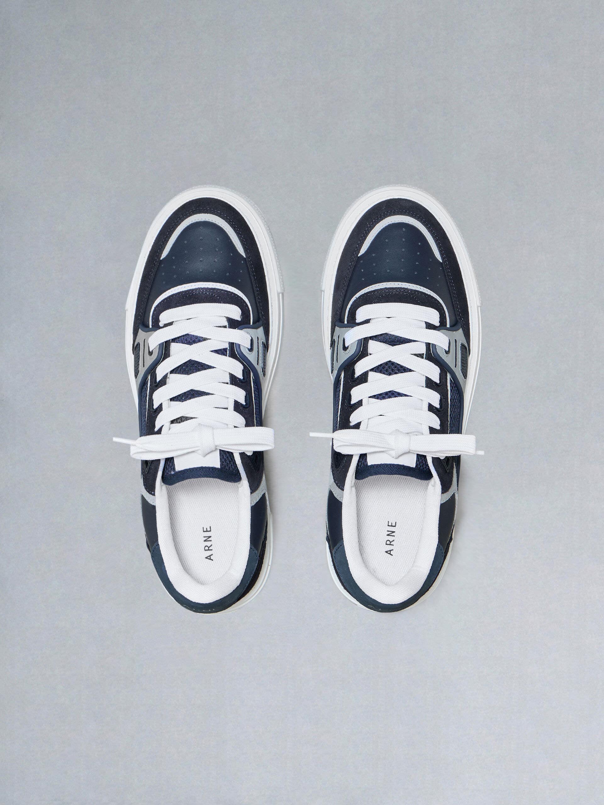 Mens Atlas Trainer in Navy Grey