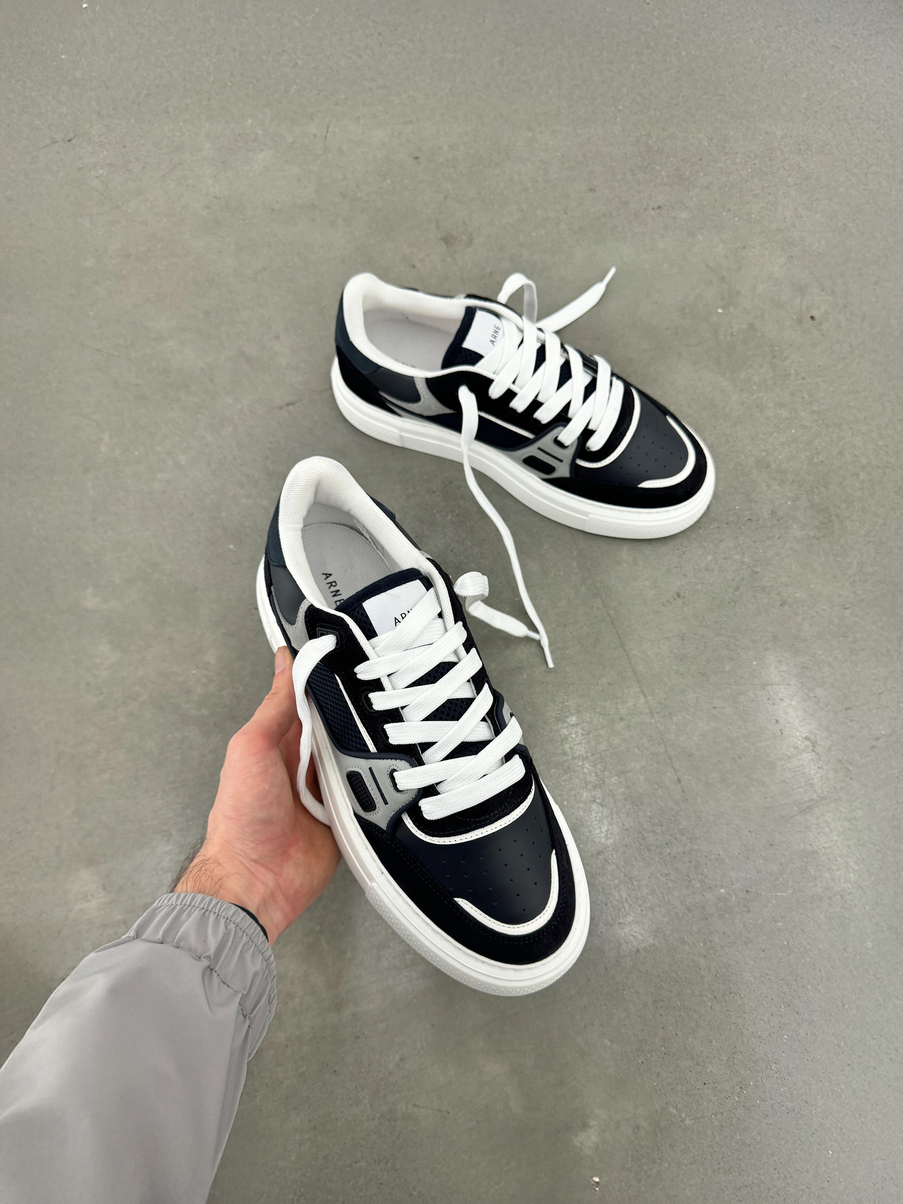 Mens Atlas Trainer in Navy Grey