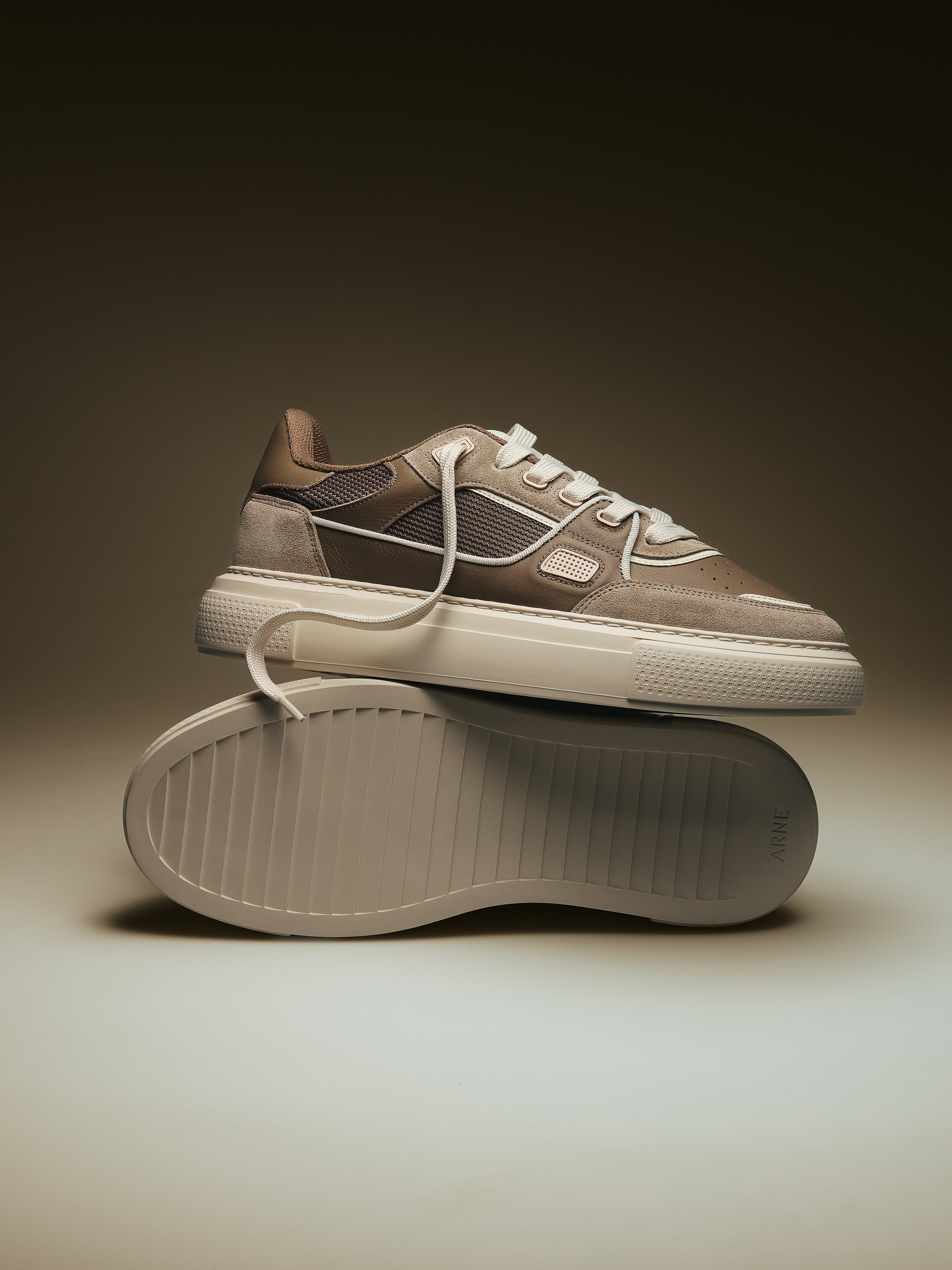Mens Atlas Trainer in Taupe