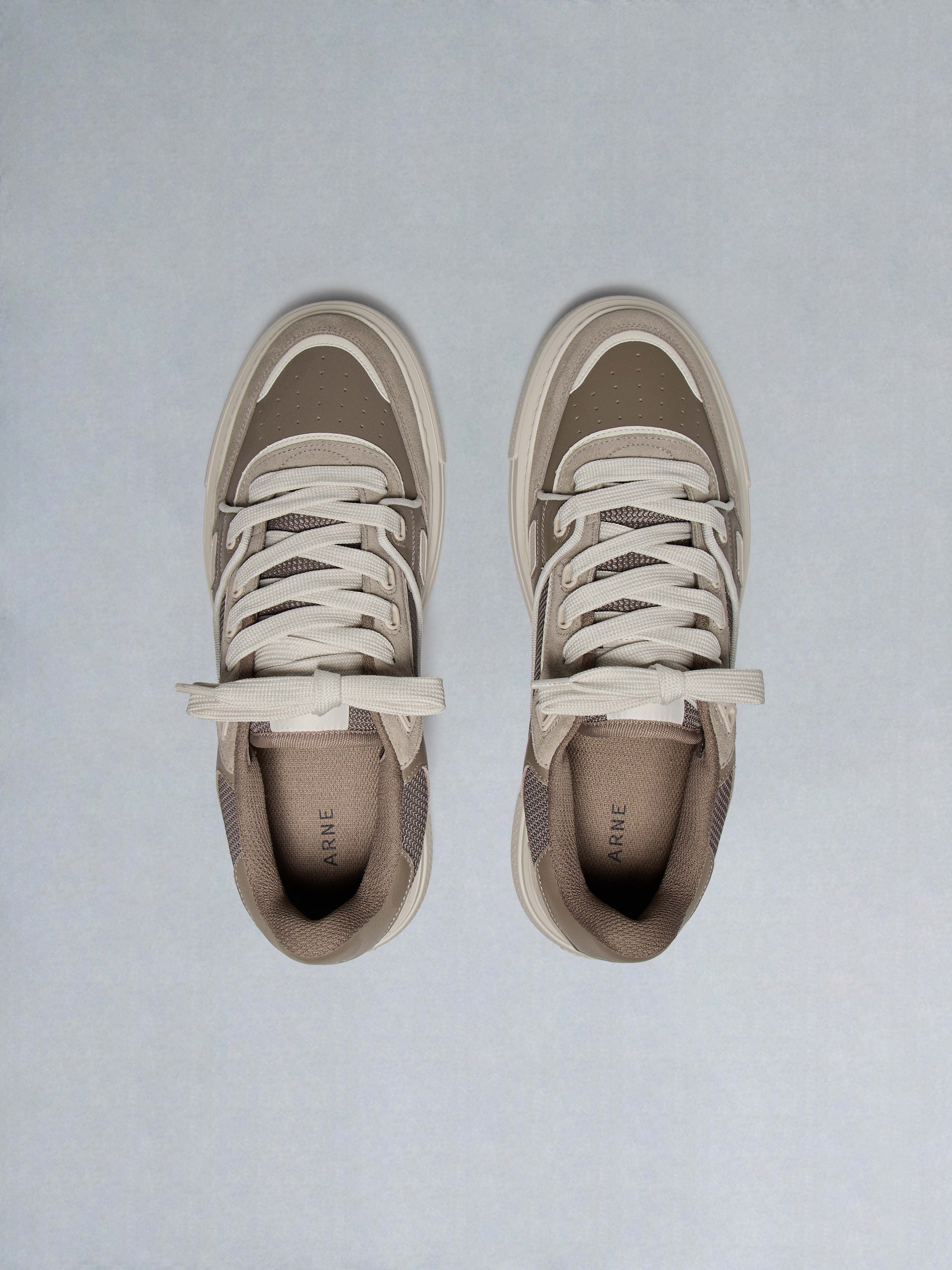 Mens Atlas Trainer in Taupe