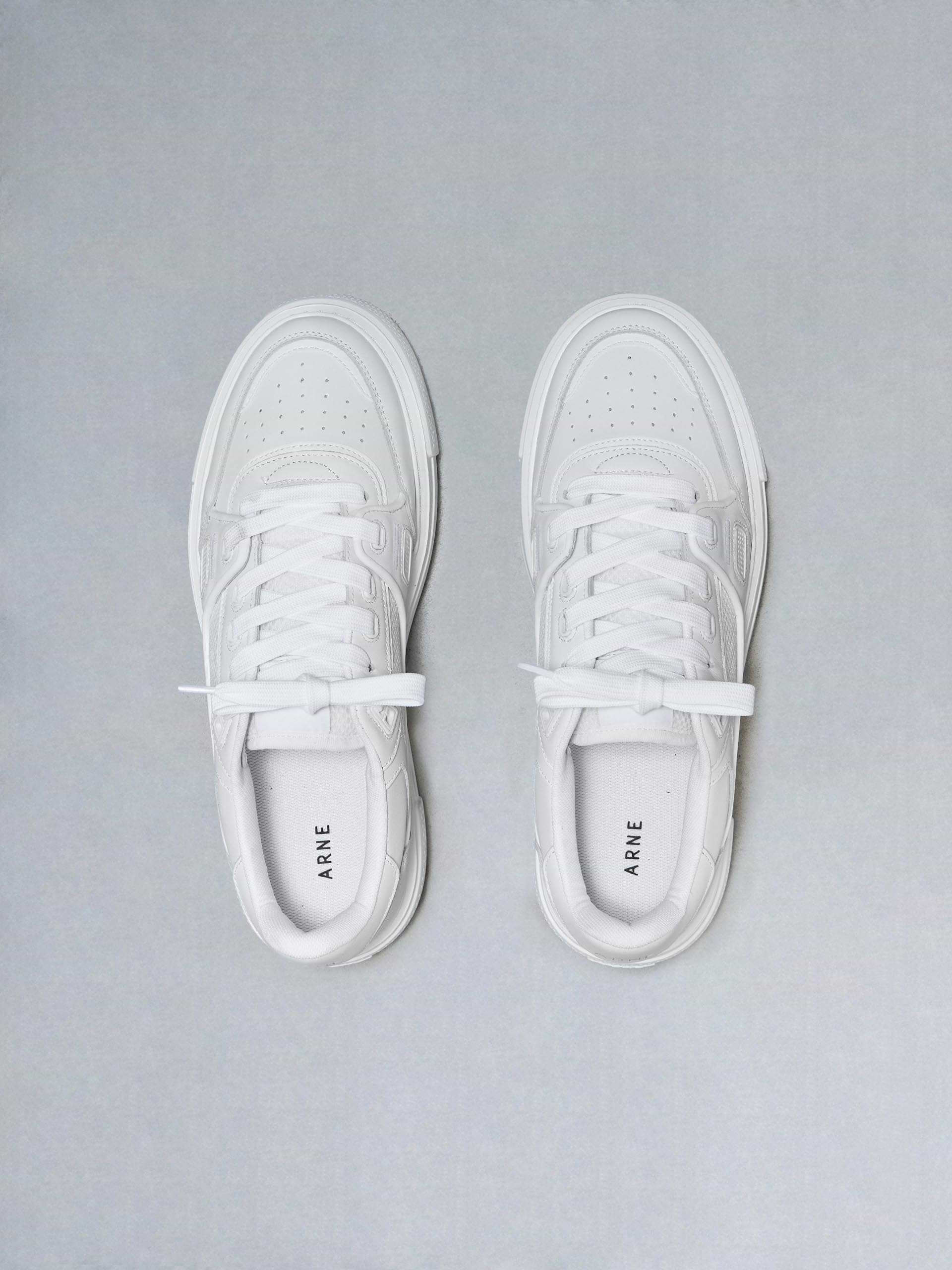 Atlas Trainer in Triple White
