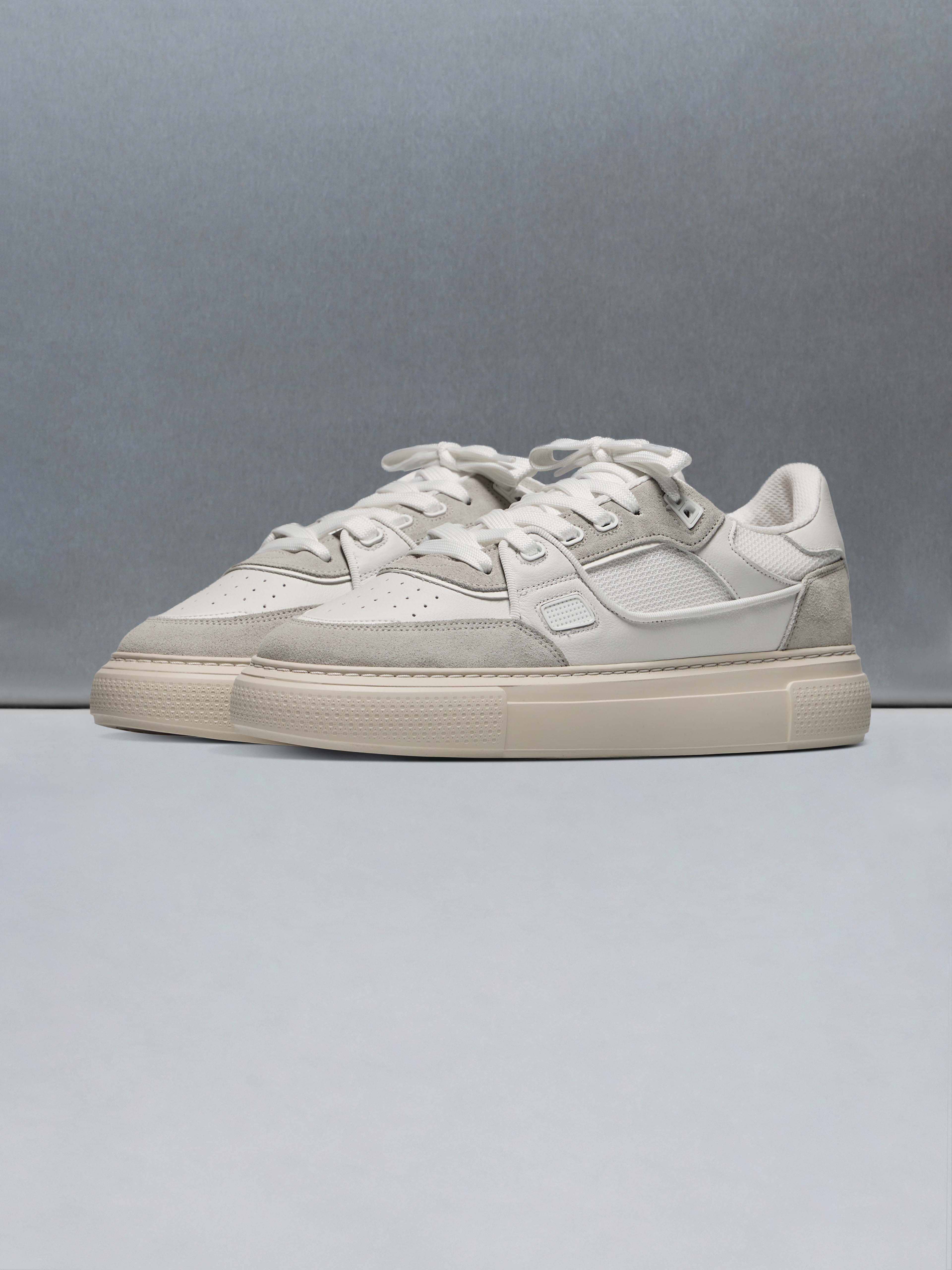 Atlas Trainer in White Beige