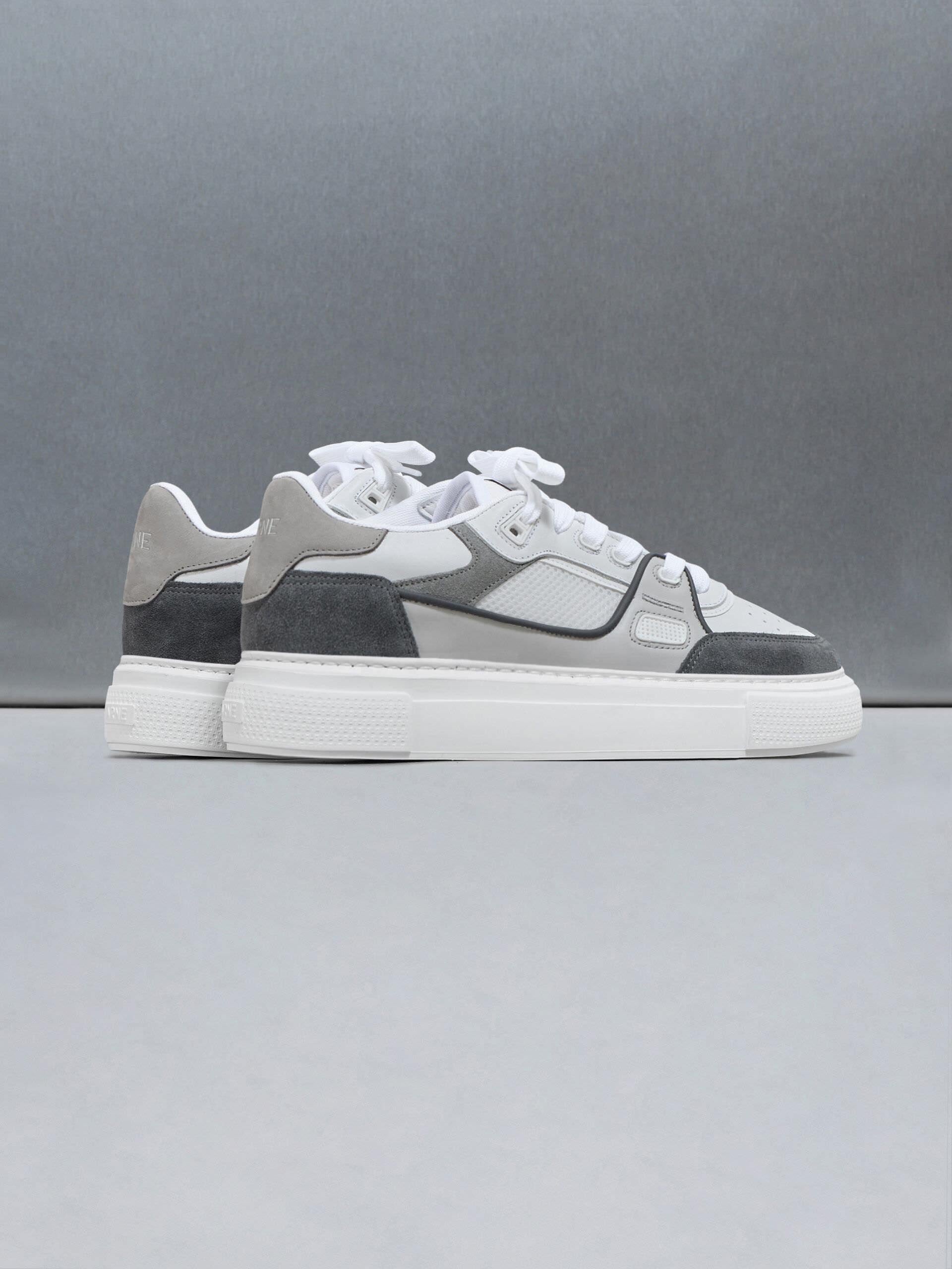 Mens Atlas Trainer in White Grey