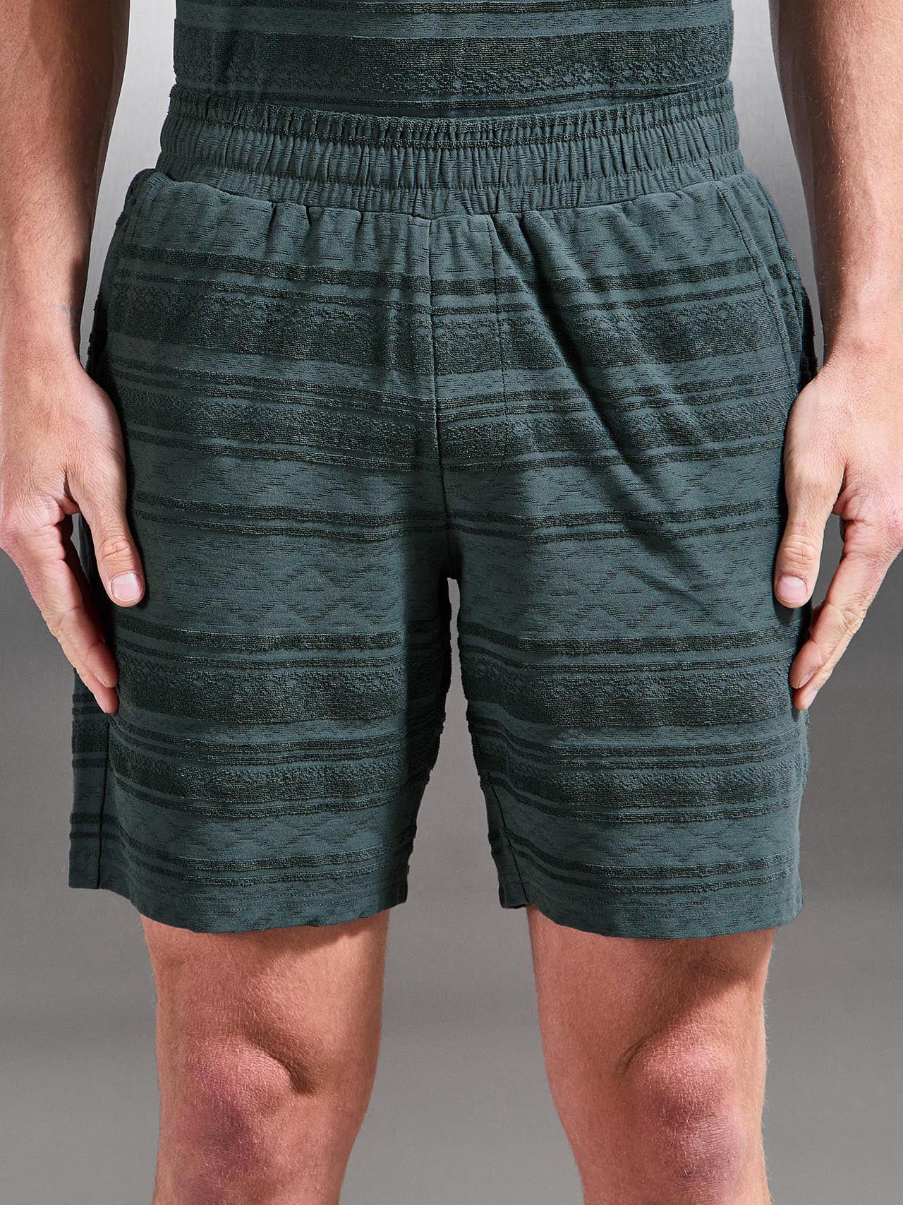 Mens Aztec 2.0 Short in Rich Green