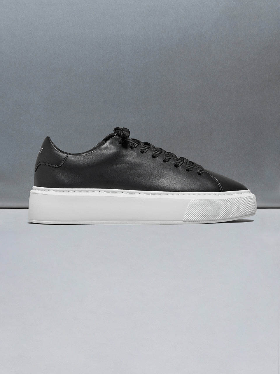 Mens Basic Essential Leather Trainer in Black