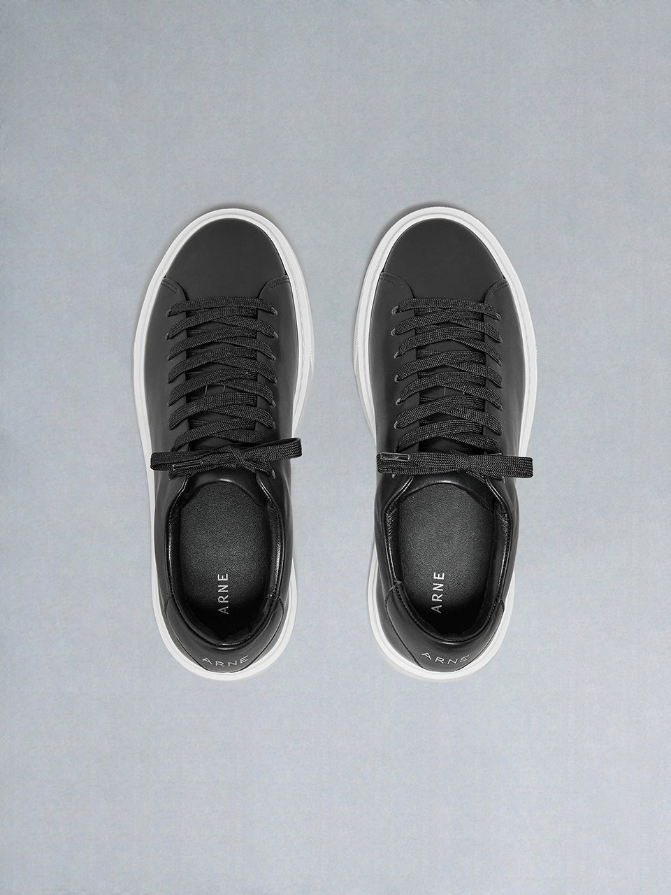 Mens Basic Essential Leather Trainer in Black