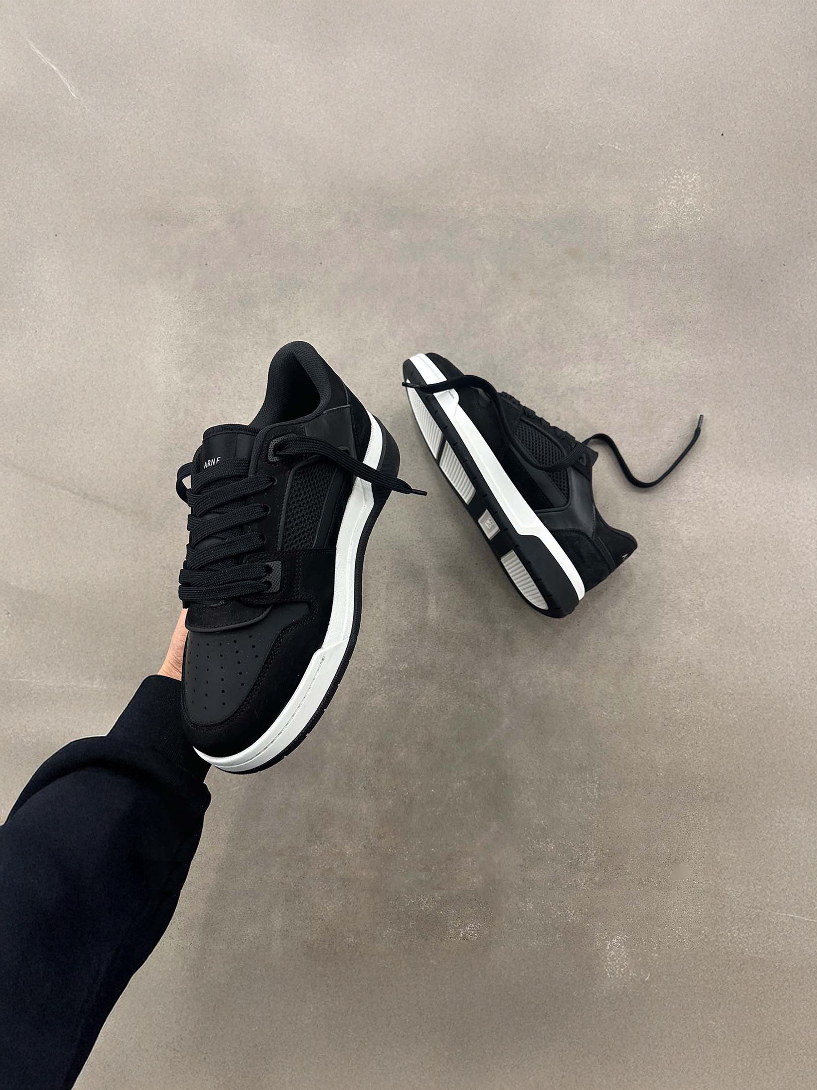 Mens Basket Trainer in Black