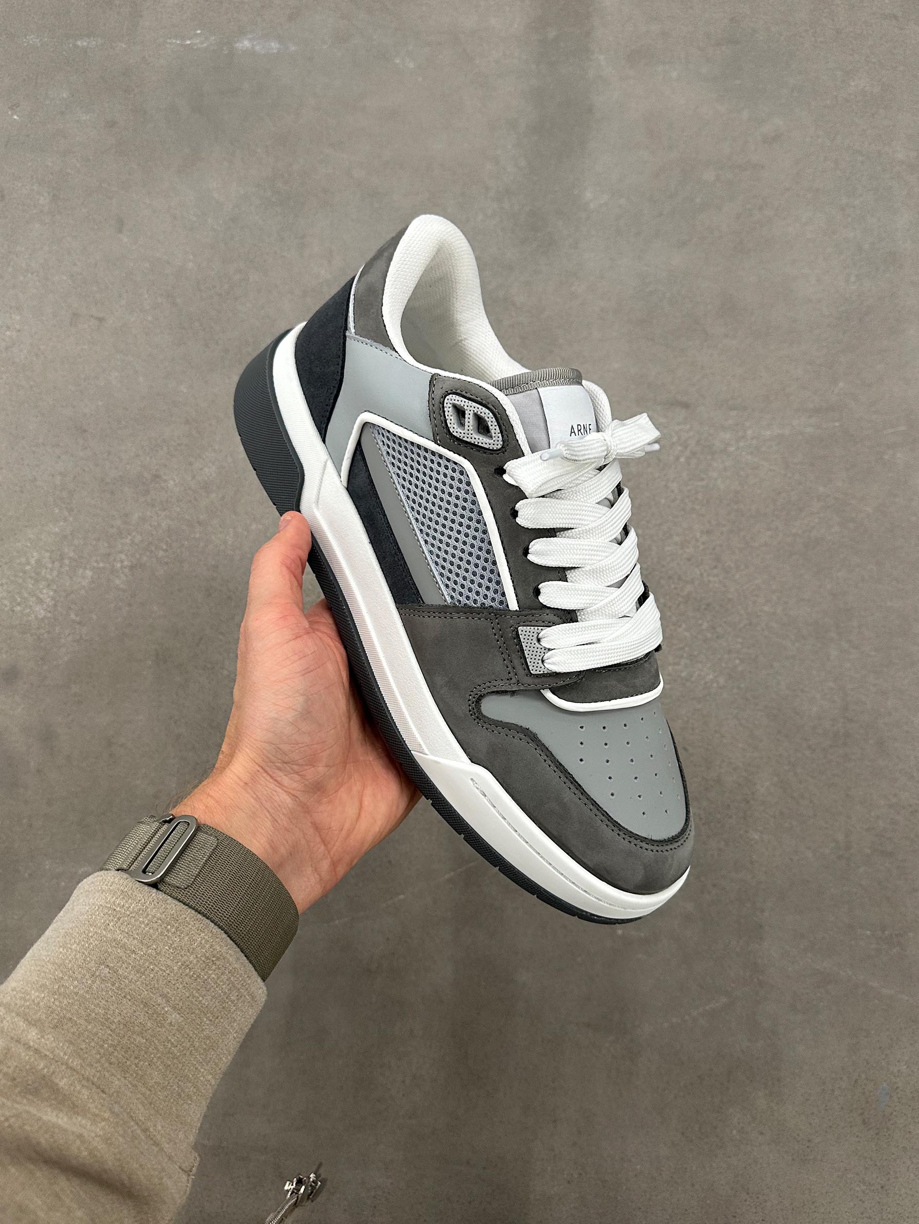 Mens Basket Trainer in Grey