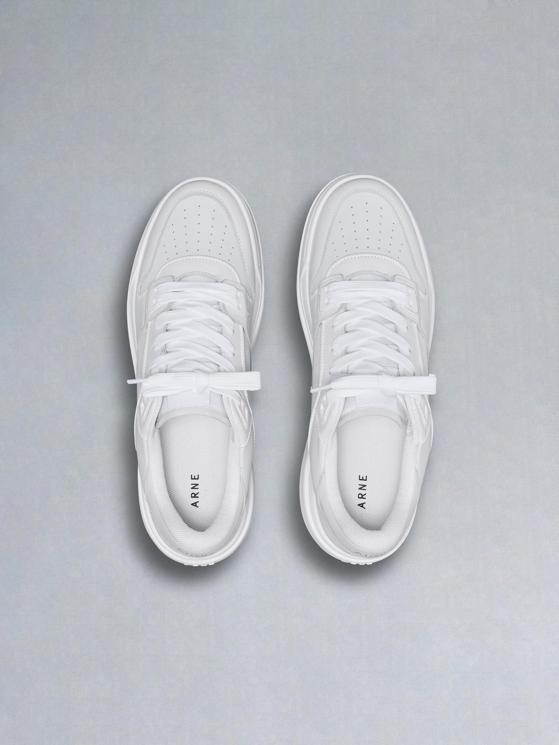 Mens Basket Trainer in Triple White