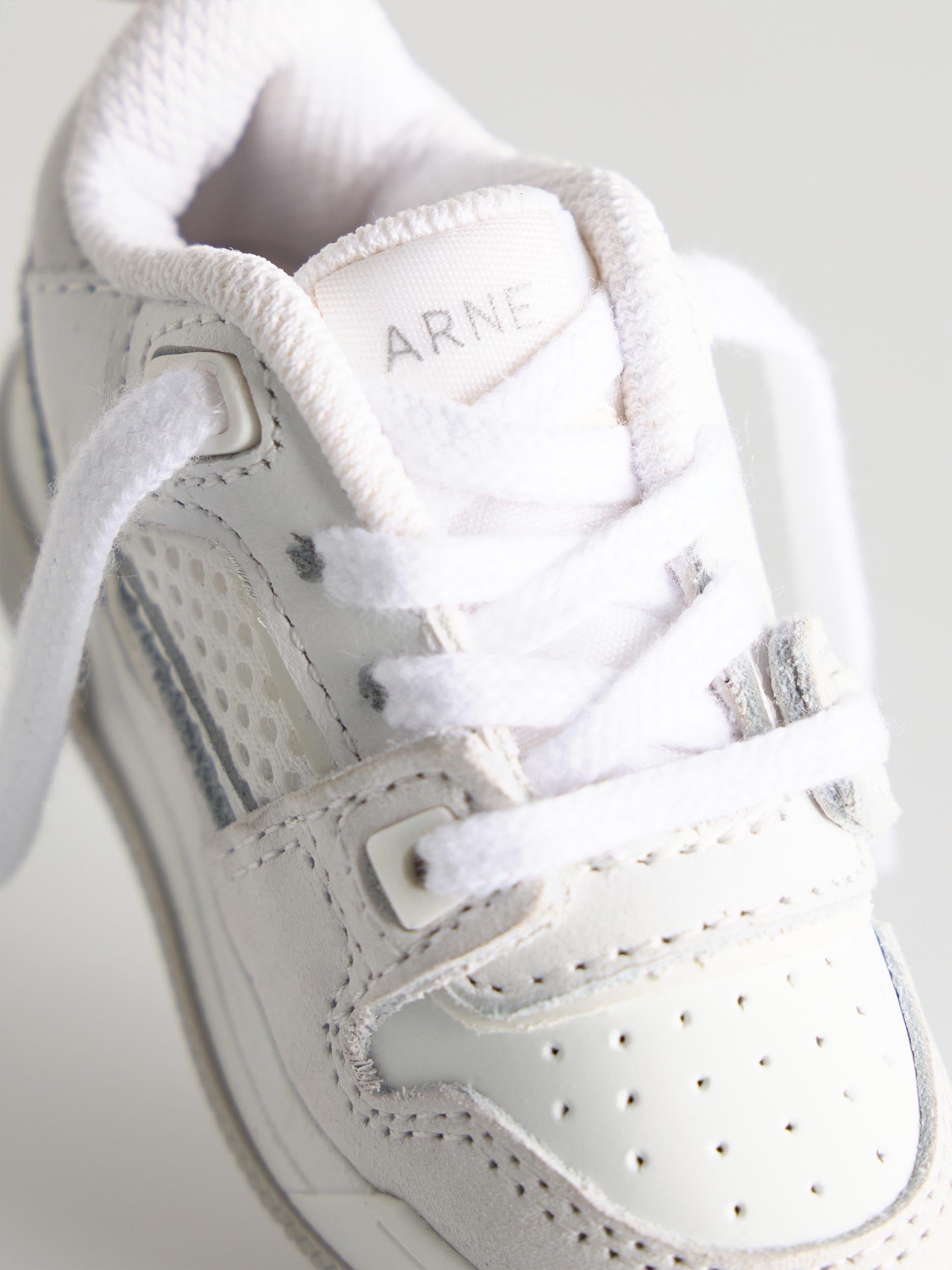 Mens Basket Trainer Keychain in White Grey