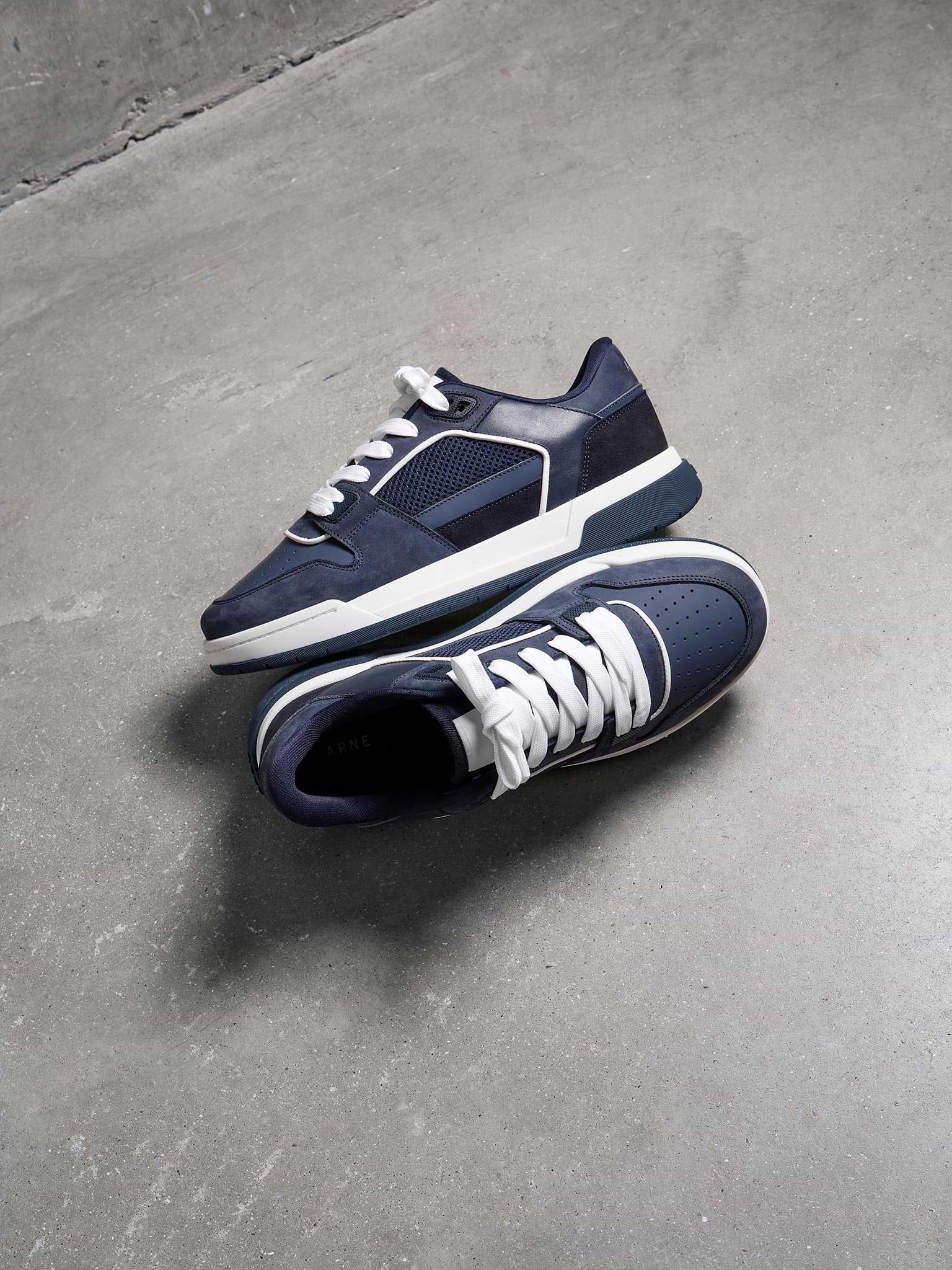 Mens Basket Trainer in Navy