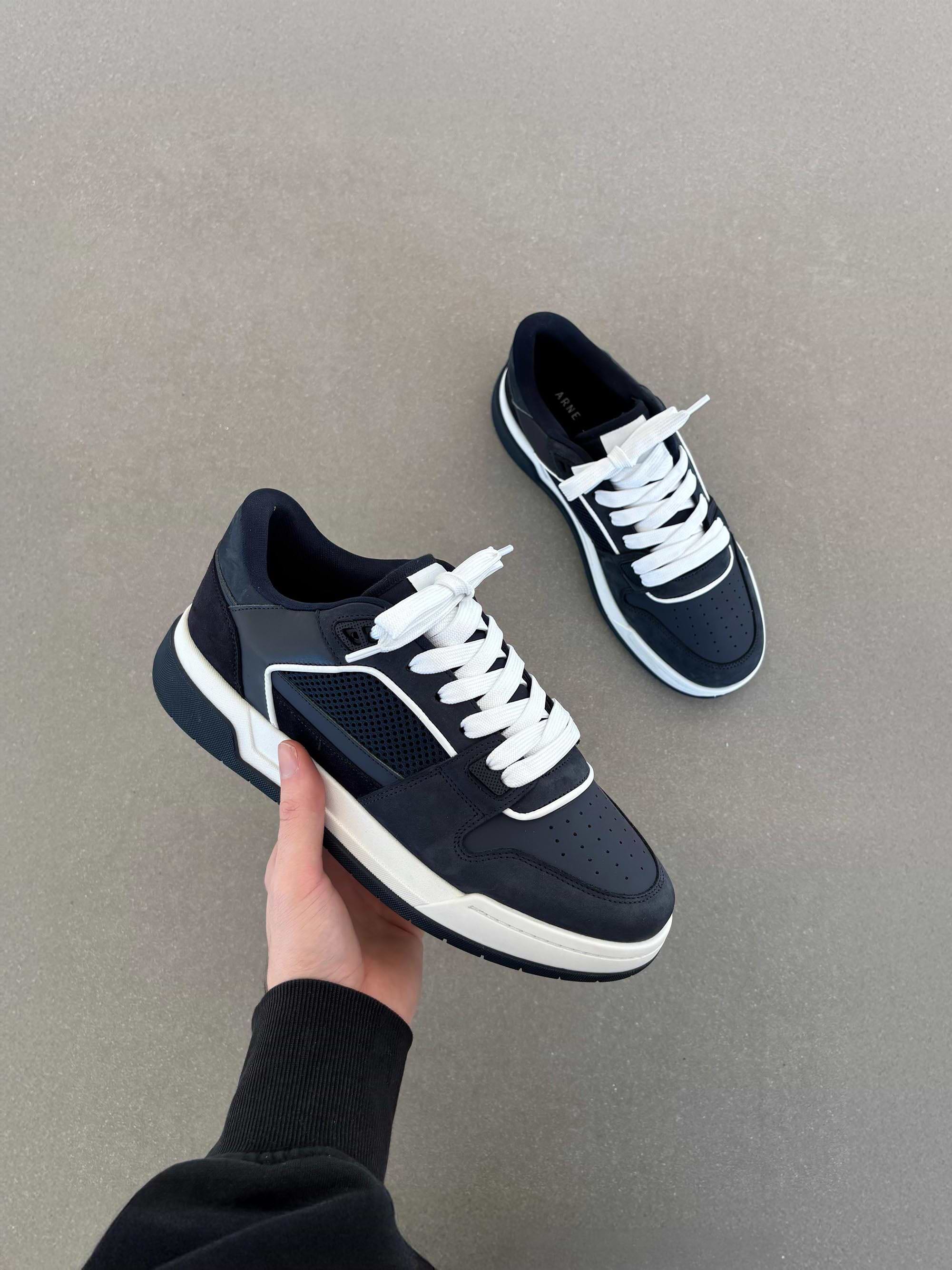 Basket Trainer in Navy