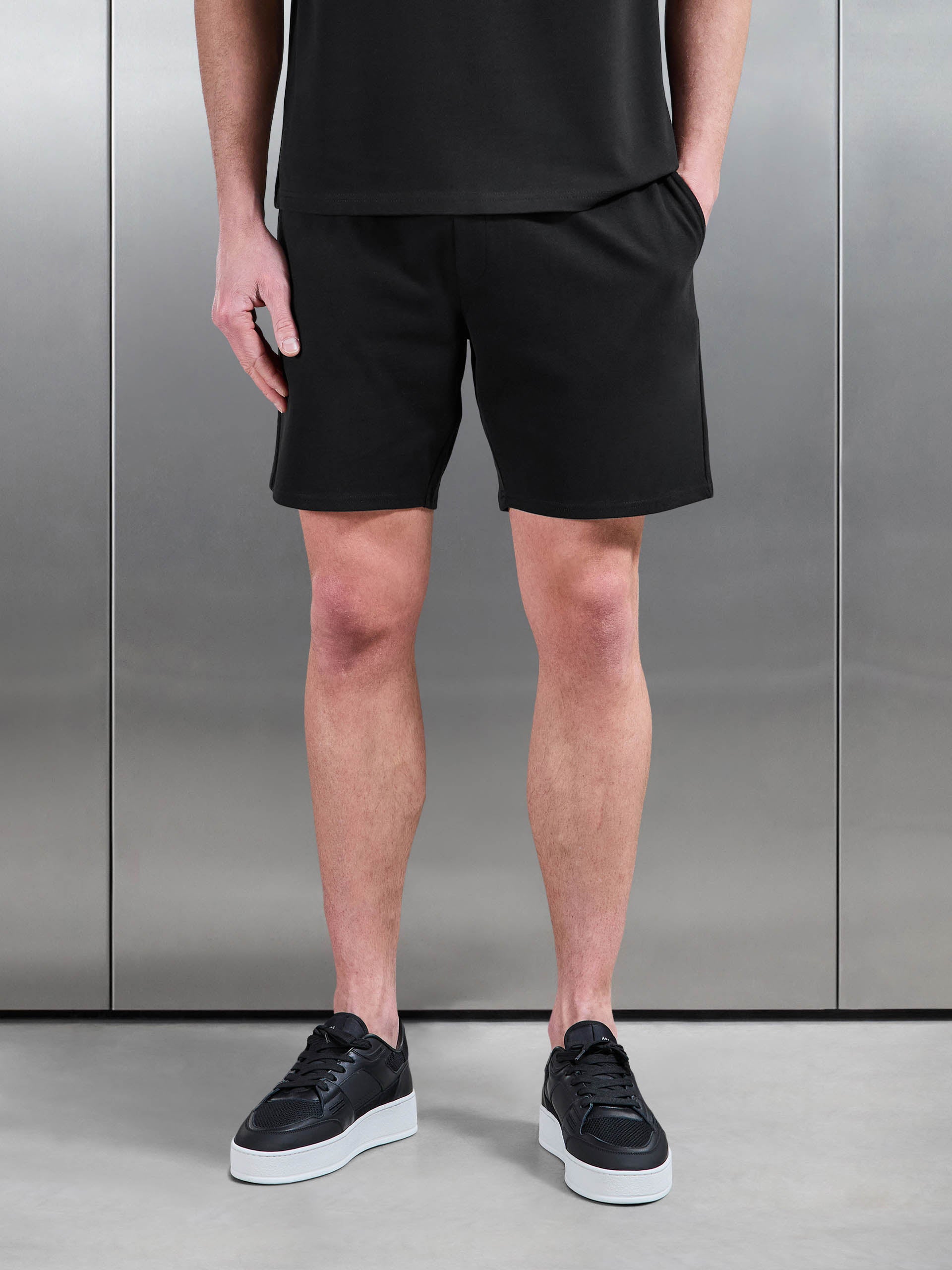Mens Brushed Relaxed Short in Black