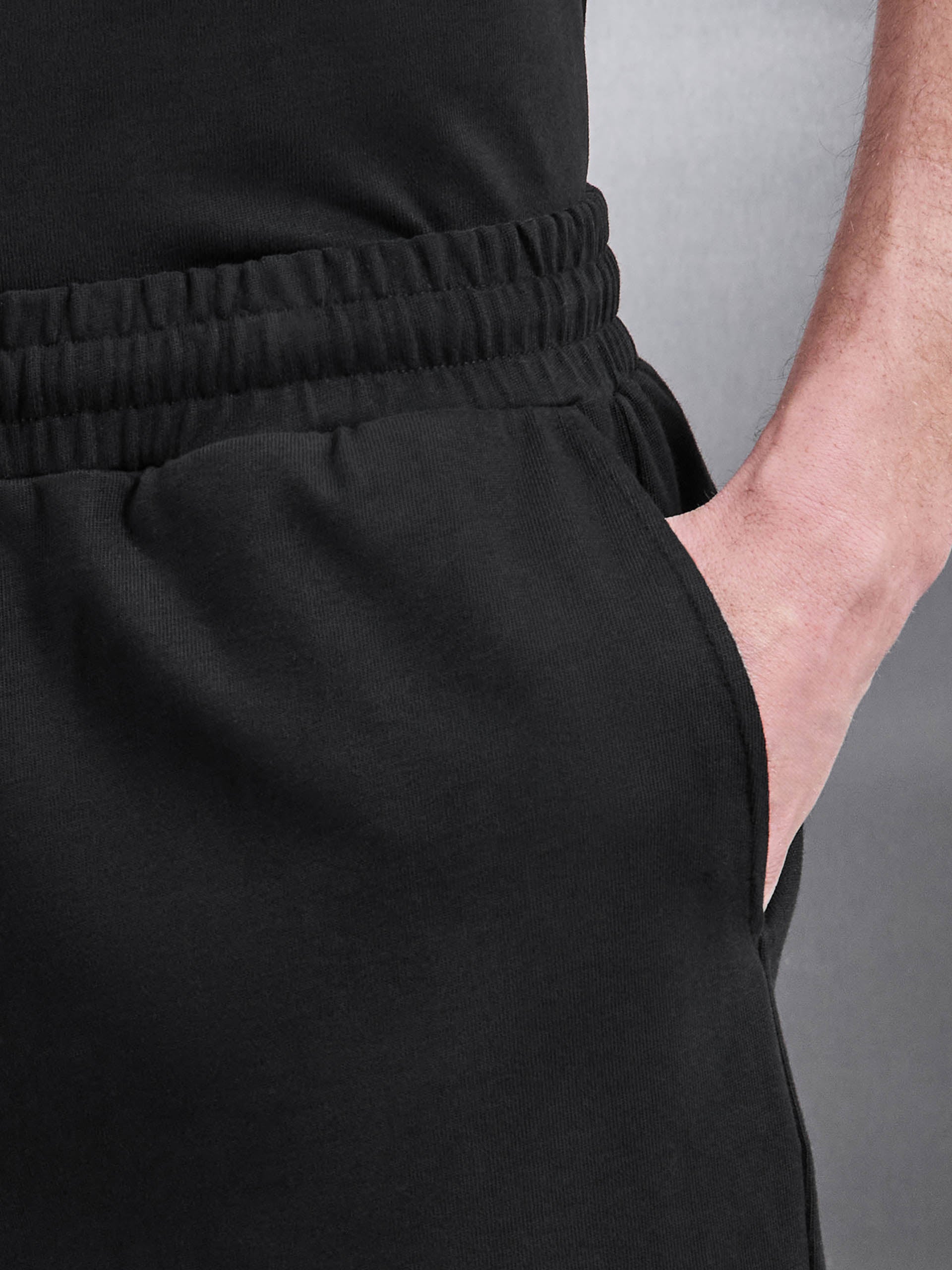 Mens Brushed Relaxed Short in Black