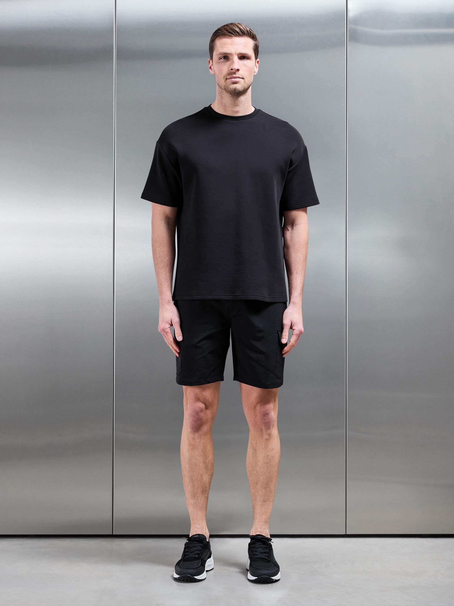 Mens Cargo Short in Black