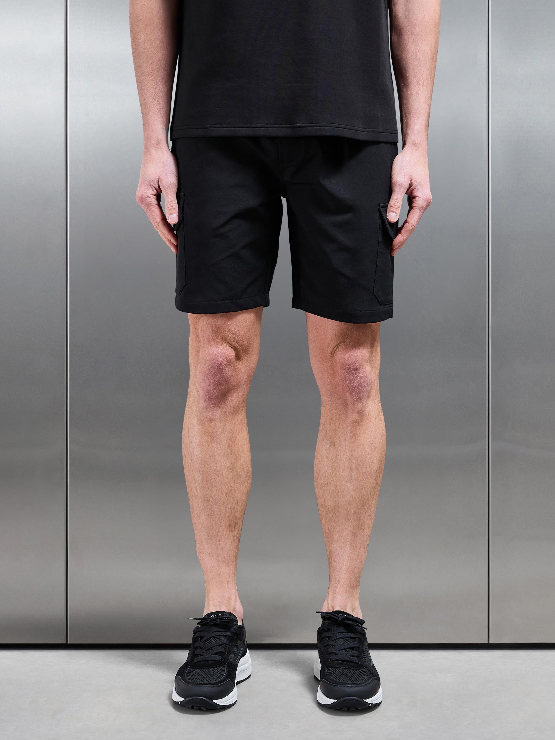 Mens Cargo Short in Black