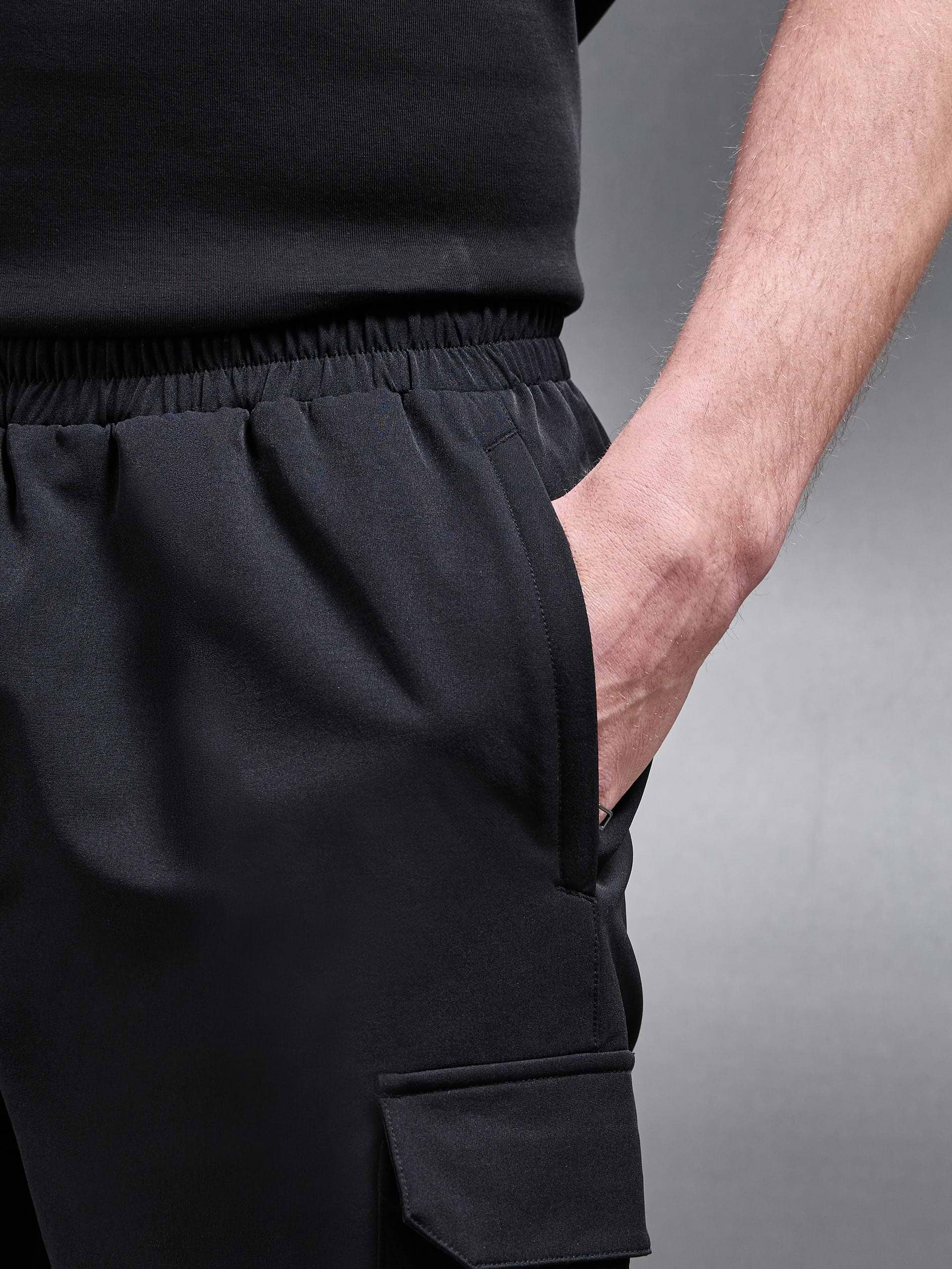 Cargo Short in Black