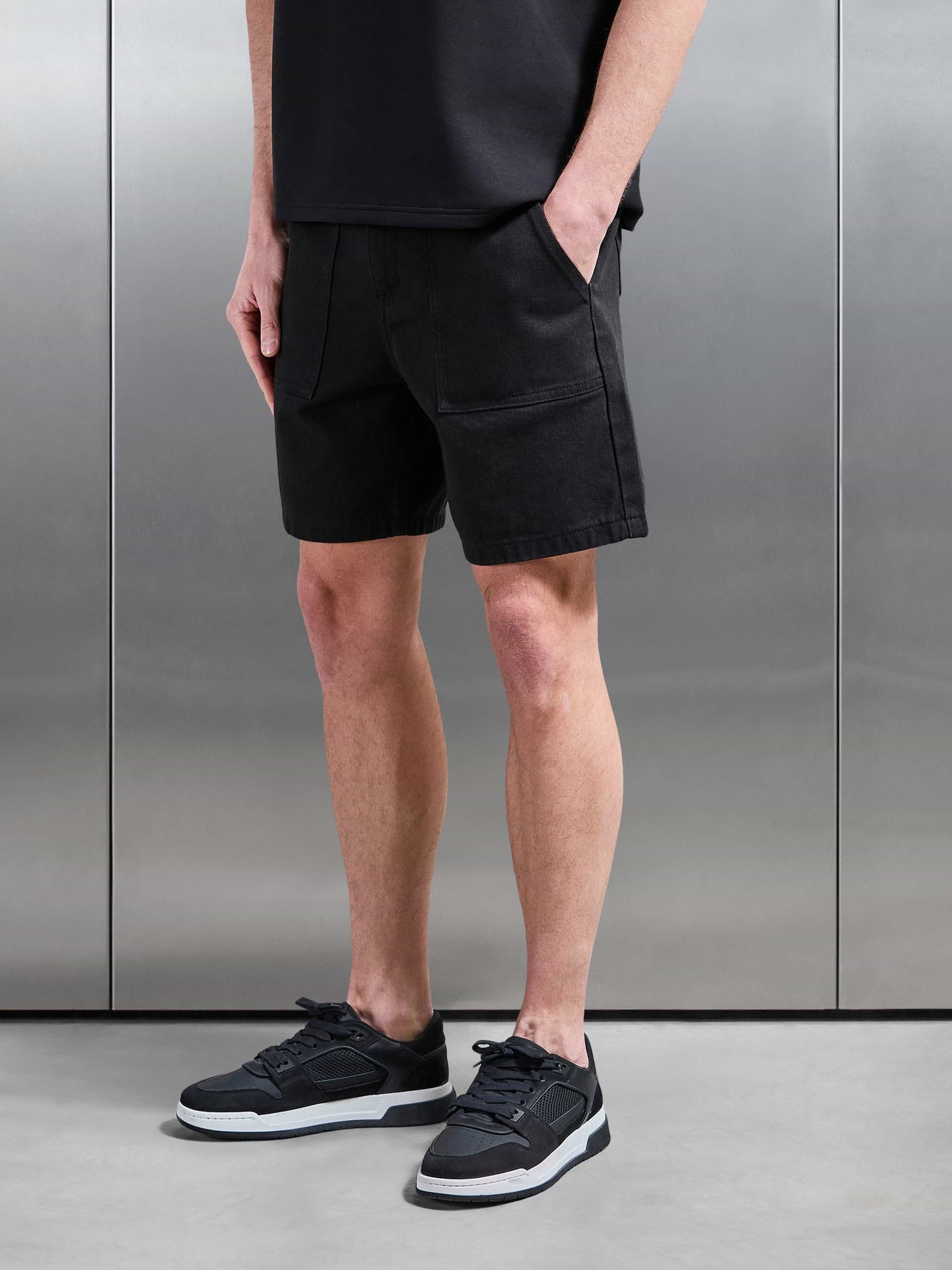 Carpenter Short in Black