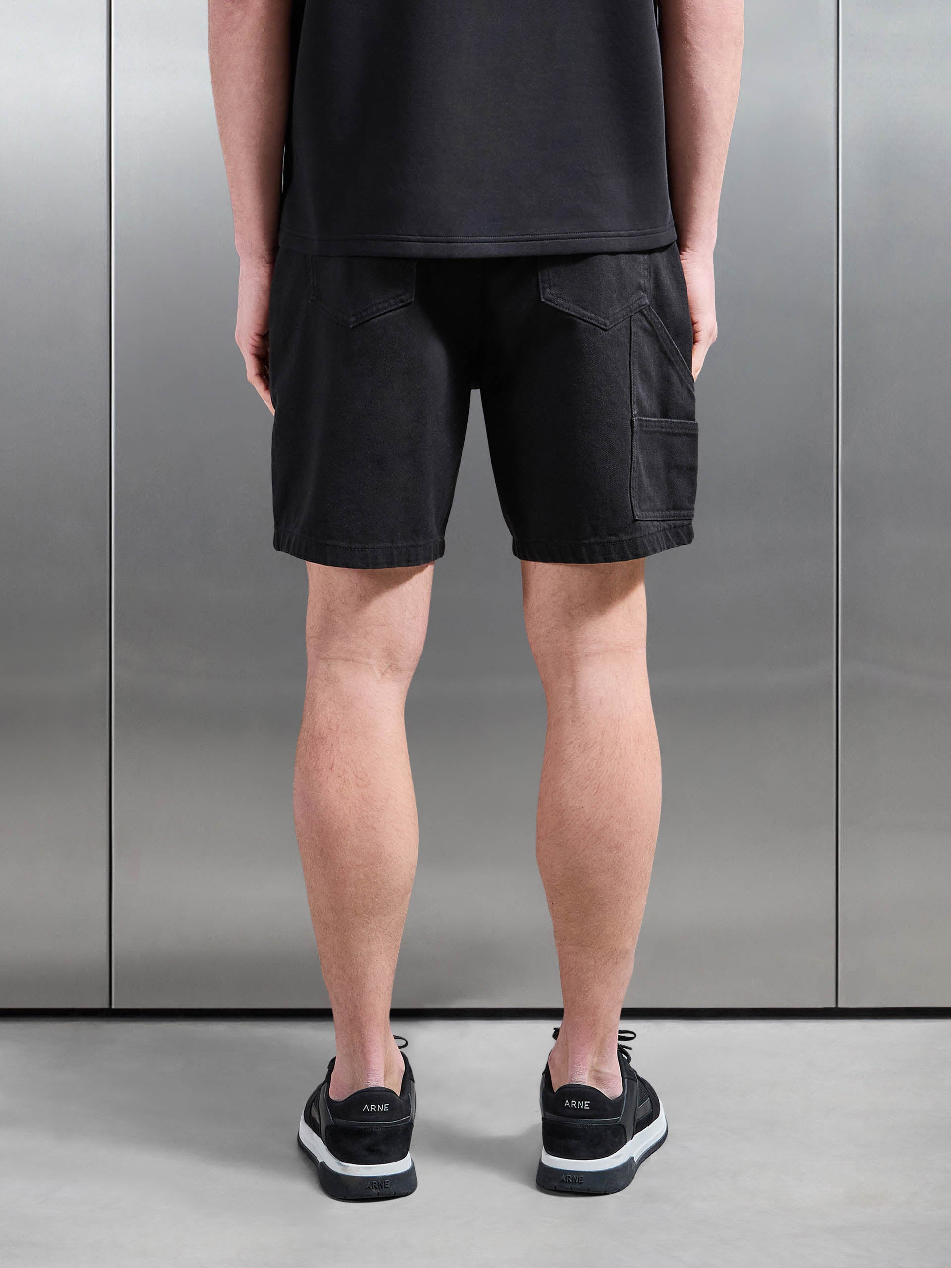 Mens Carpenter Short in Black