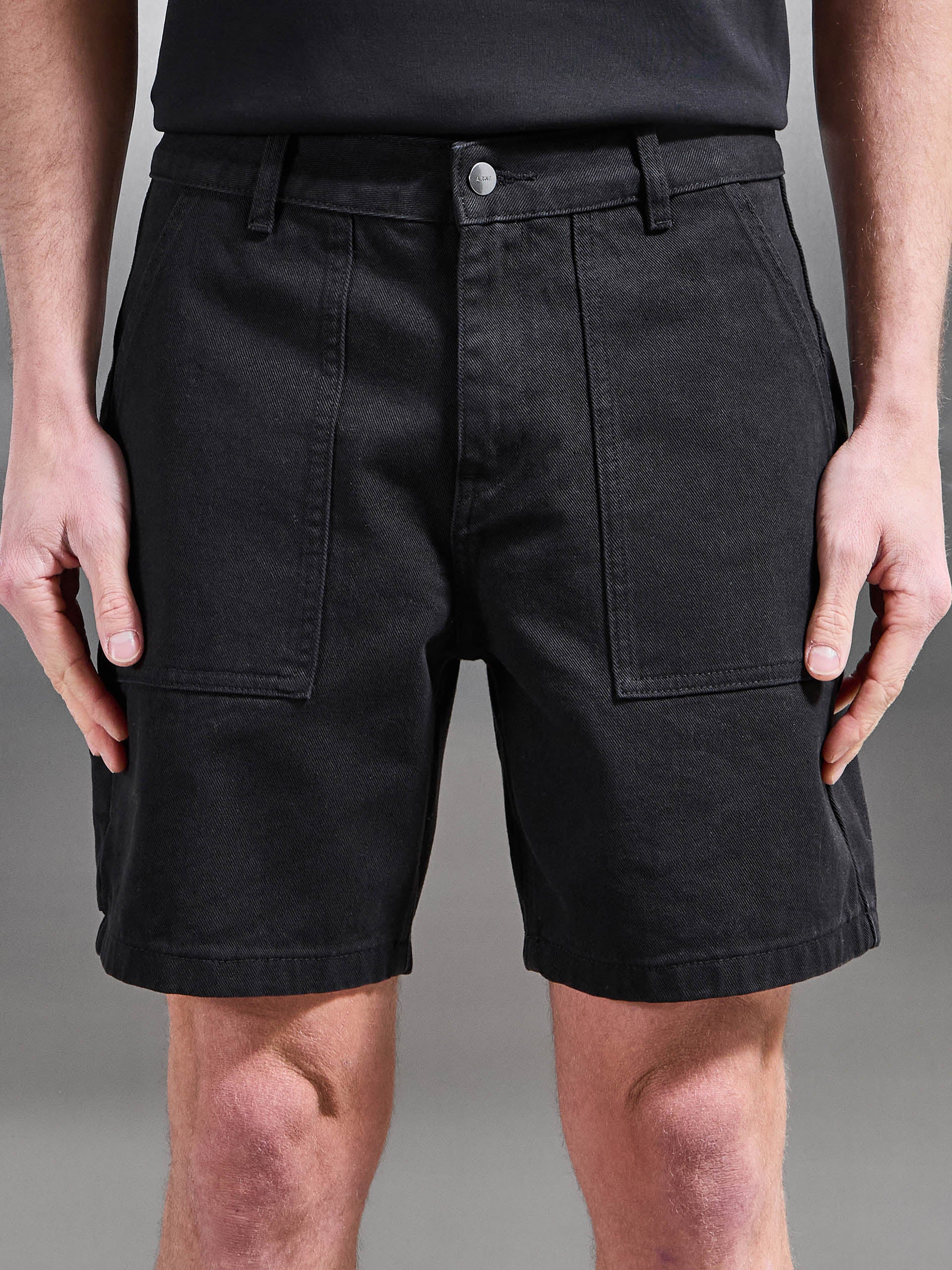 Mens Carpenter Short in Black