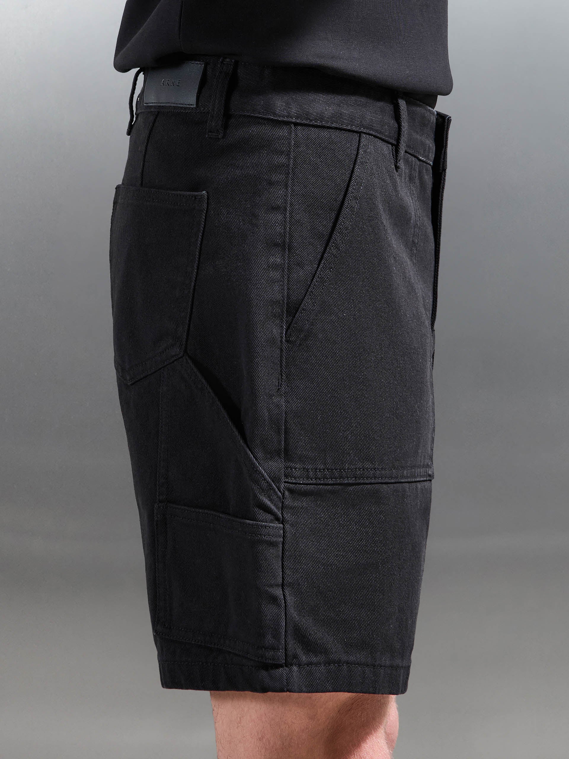 Mens Carpenter Short in Black
