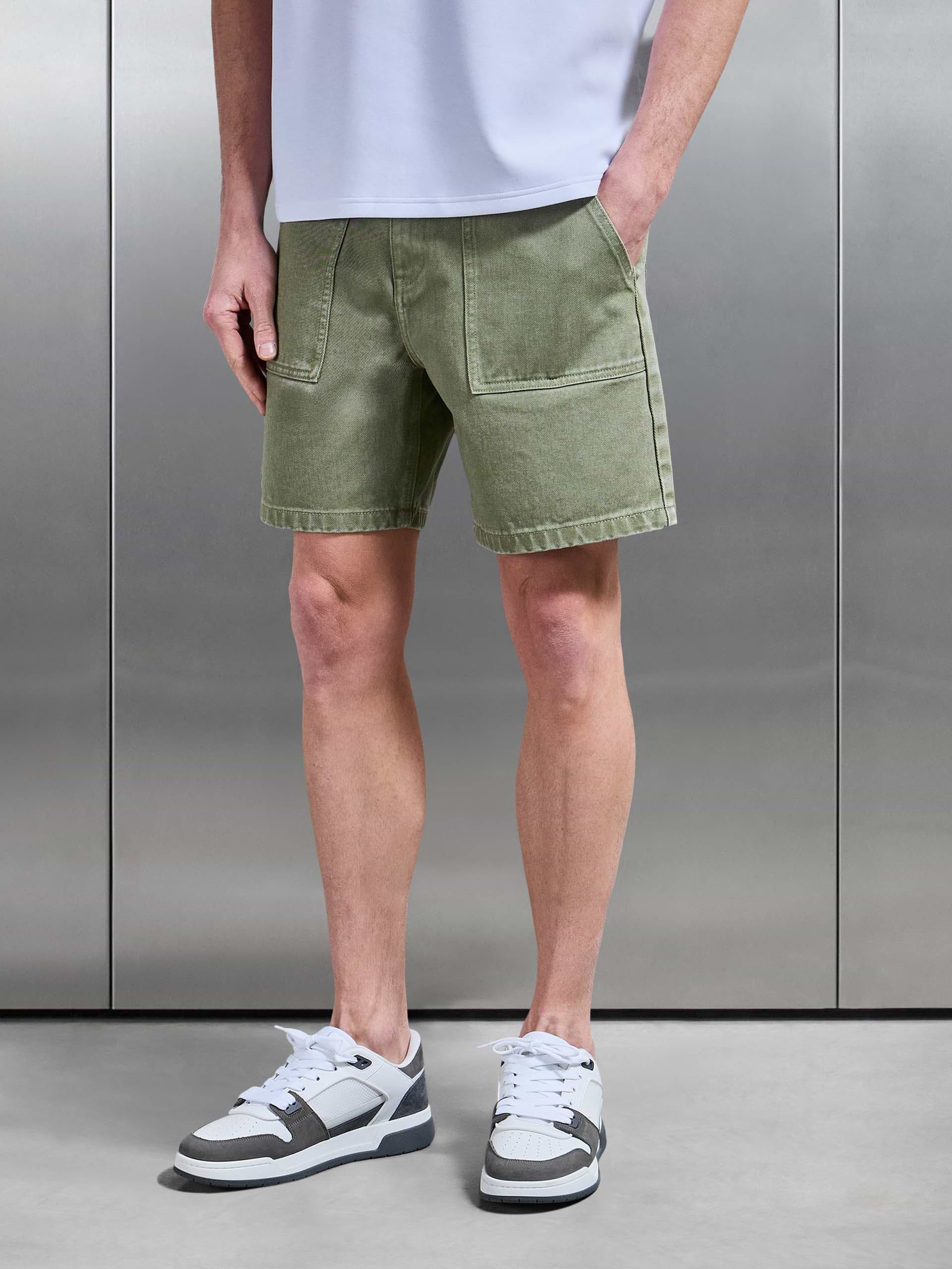 Carpenter Short in Olive