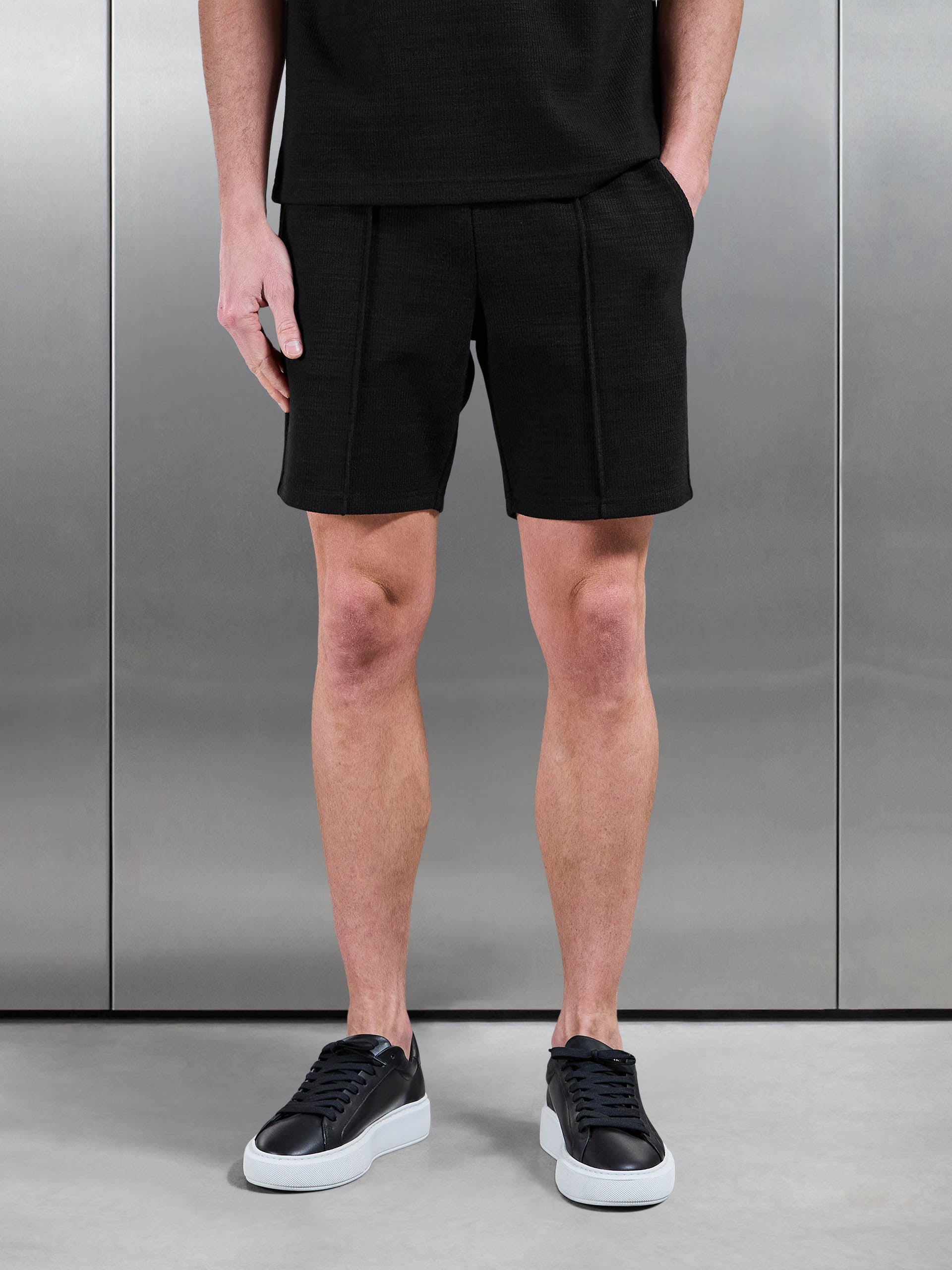 Mens Cavour Textured Short in Black