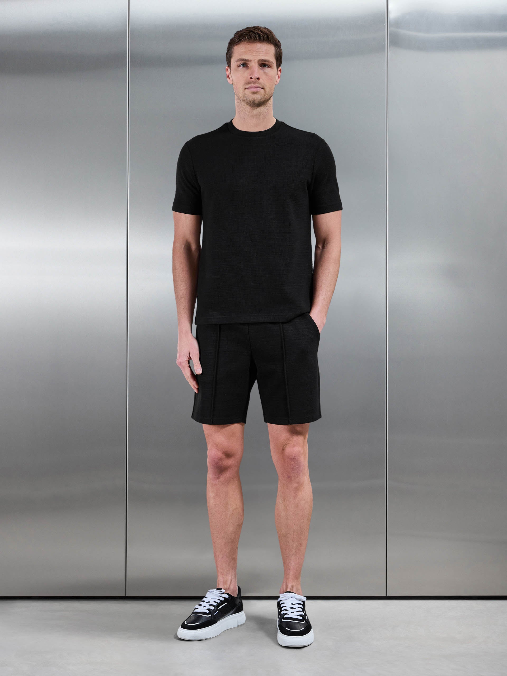 Mens Cavour Textured T-Shirt in Black