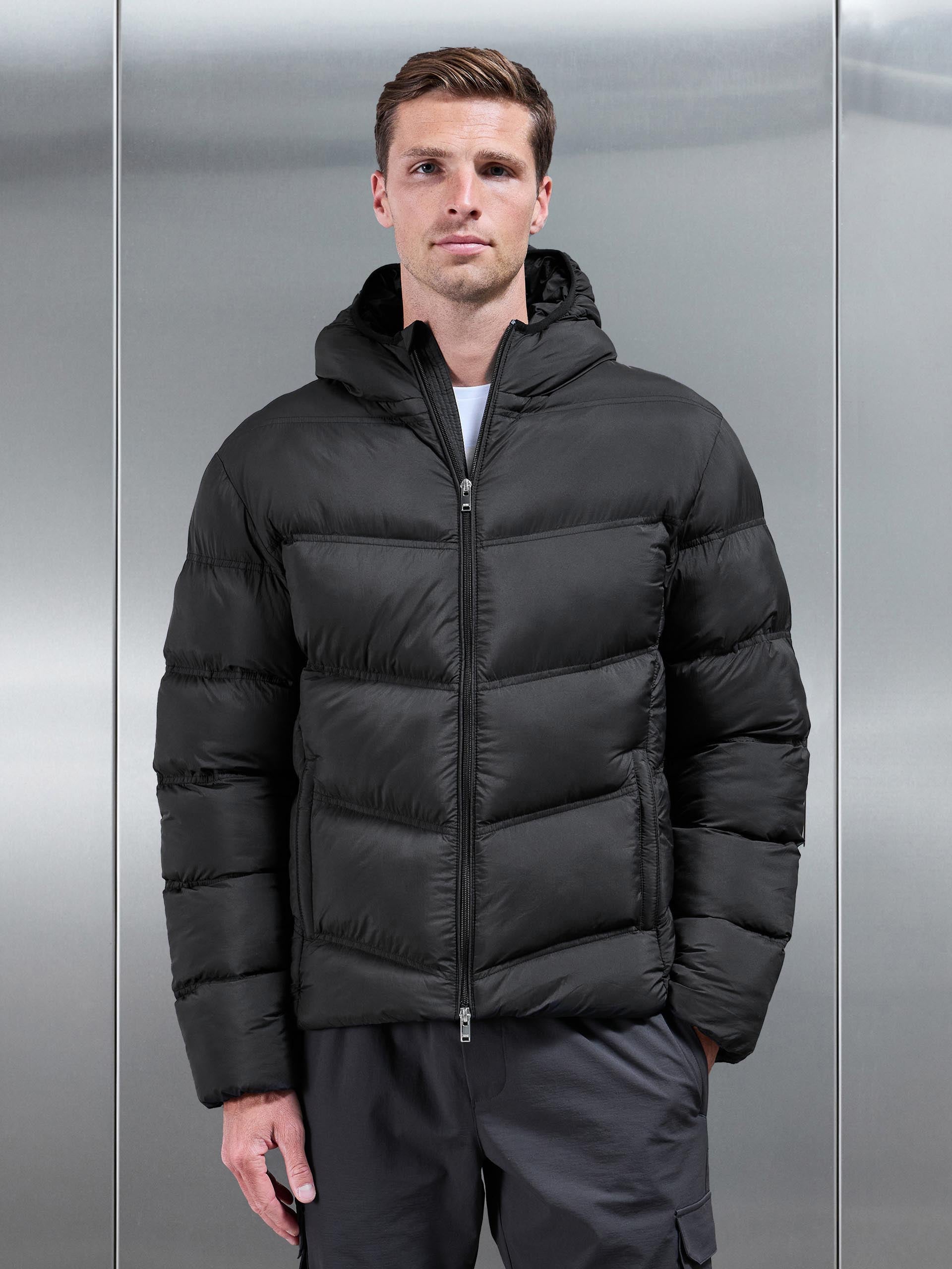 Mens Chevron Puffer Jacket in Black