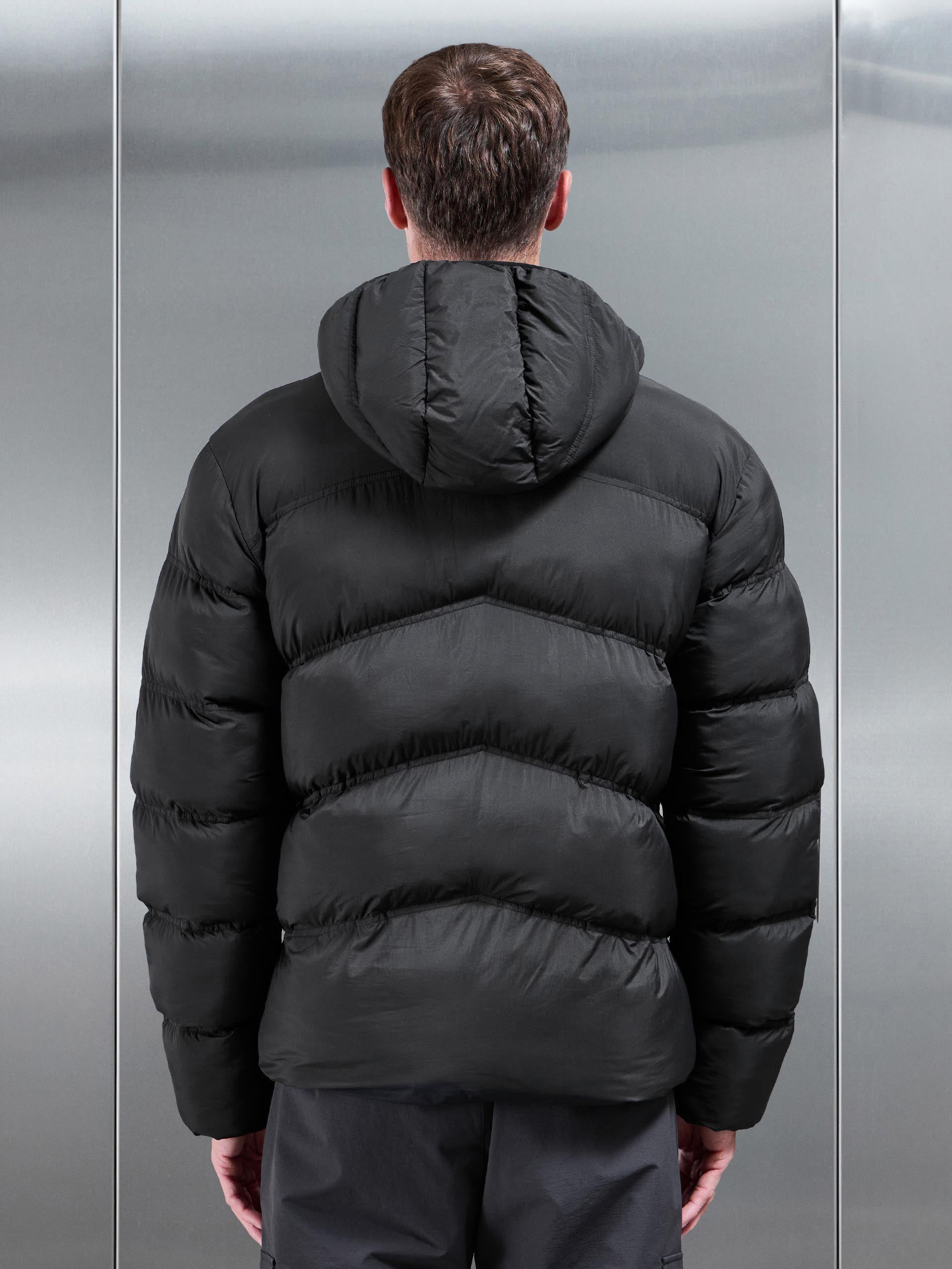 Mens Chevron Puffer Jacket in Black