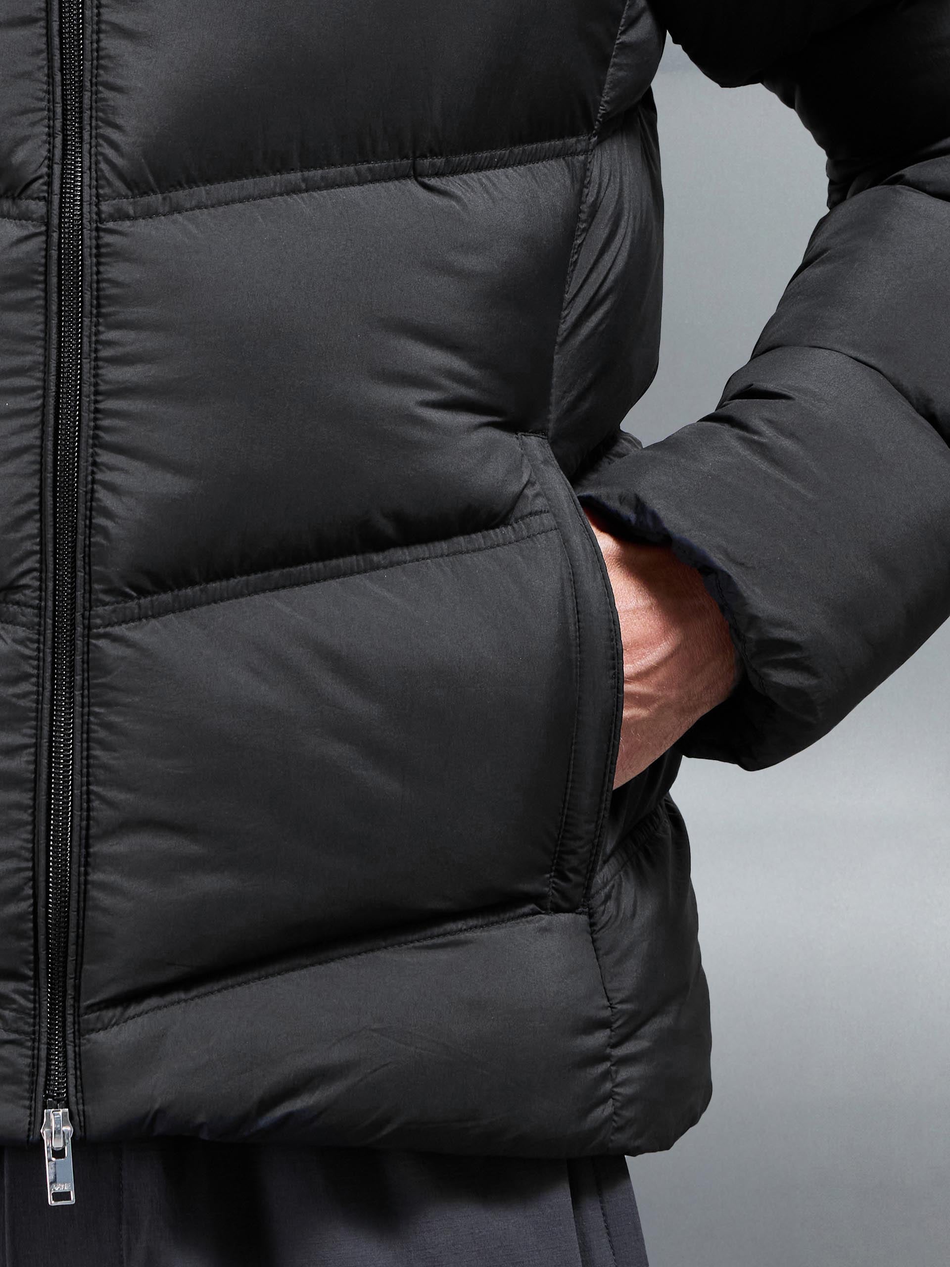 Mens Chevron Puffer Jacket in Black