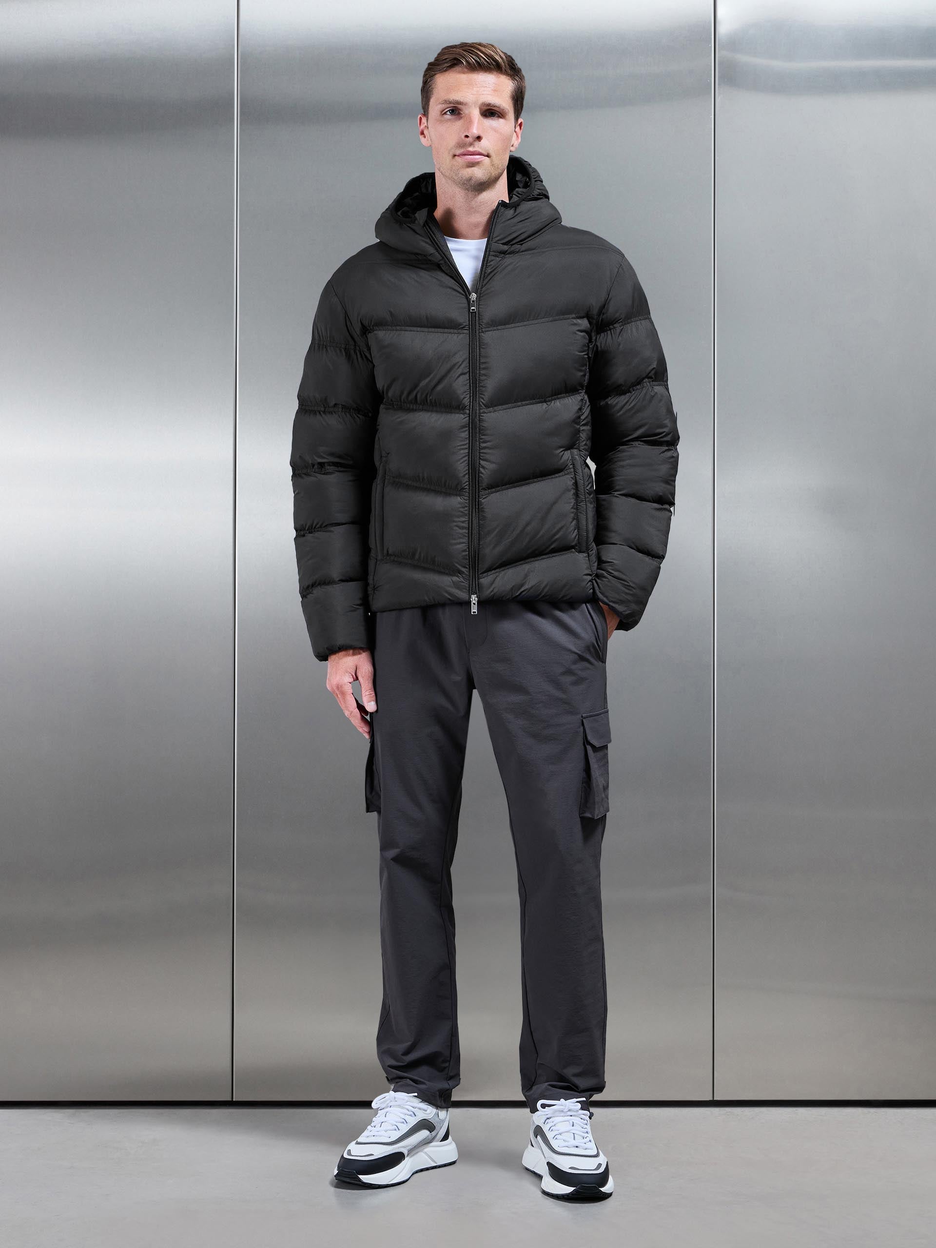 Mens Chevron Puffer Jacket in Black