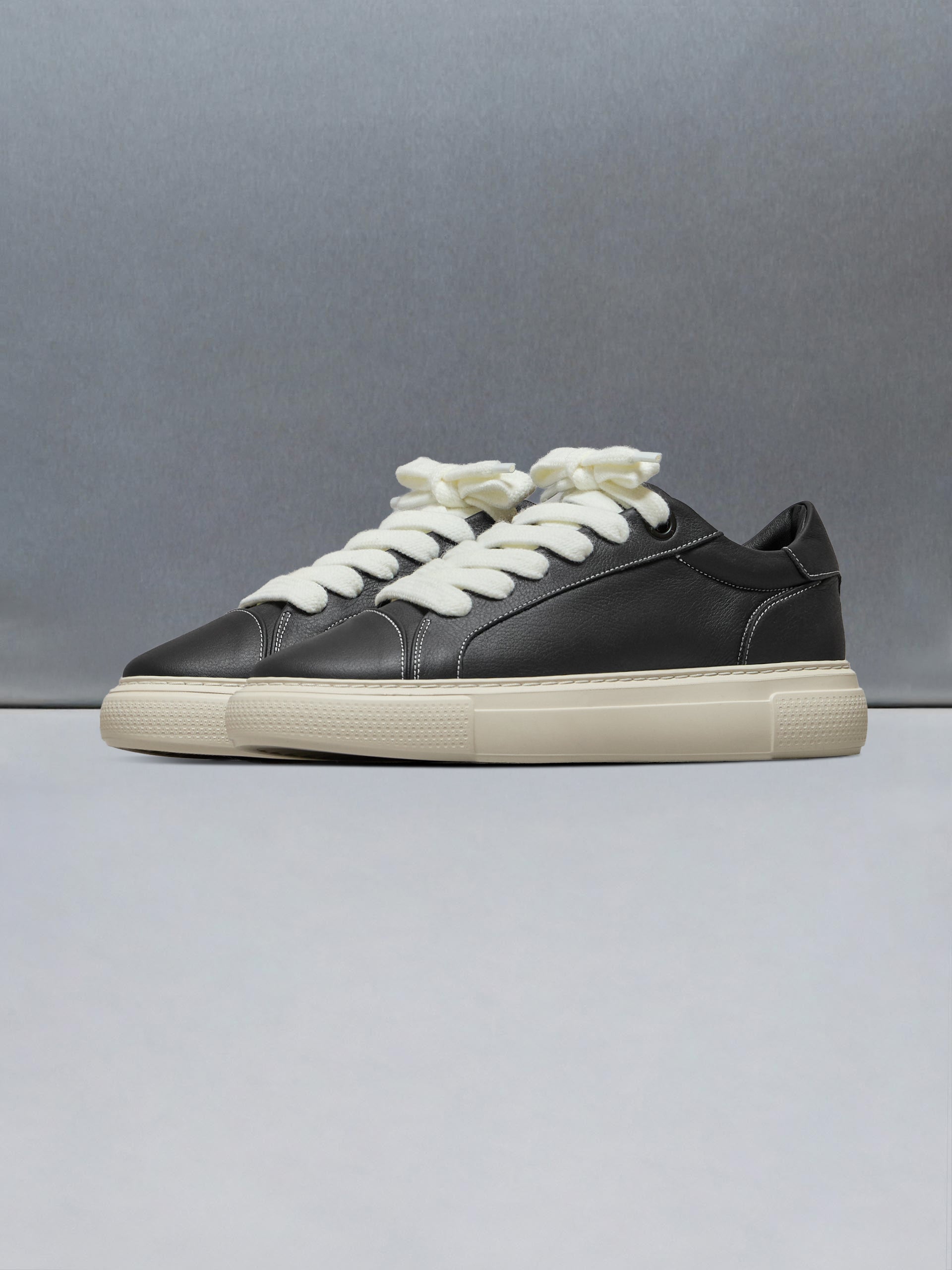 Mens Chunky Essential Trainer in Black