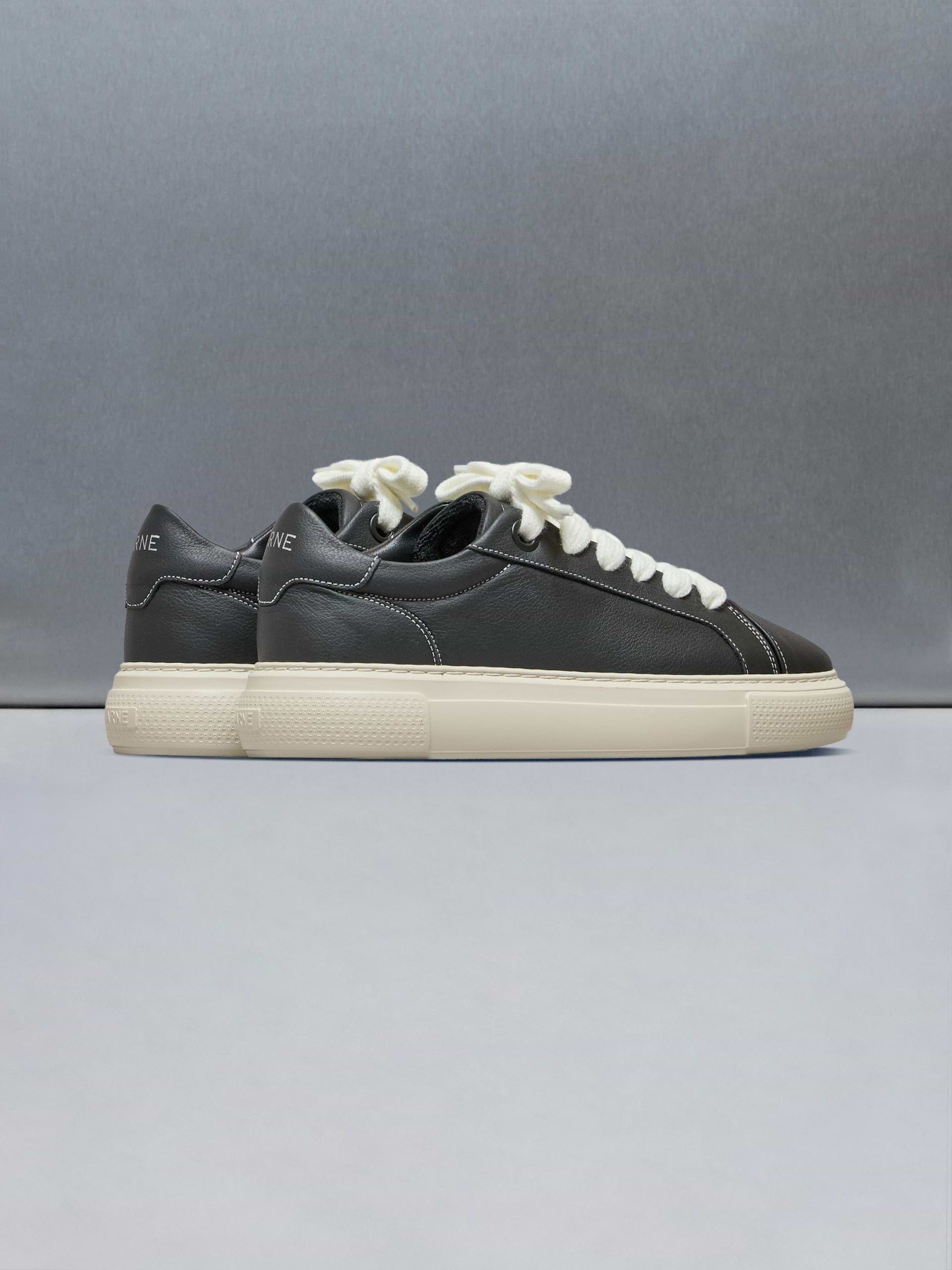 Chunky Essential Trainer in Black