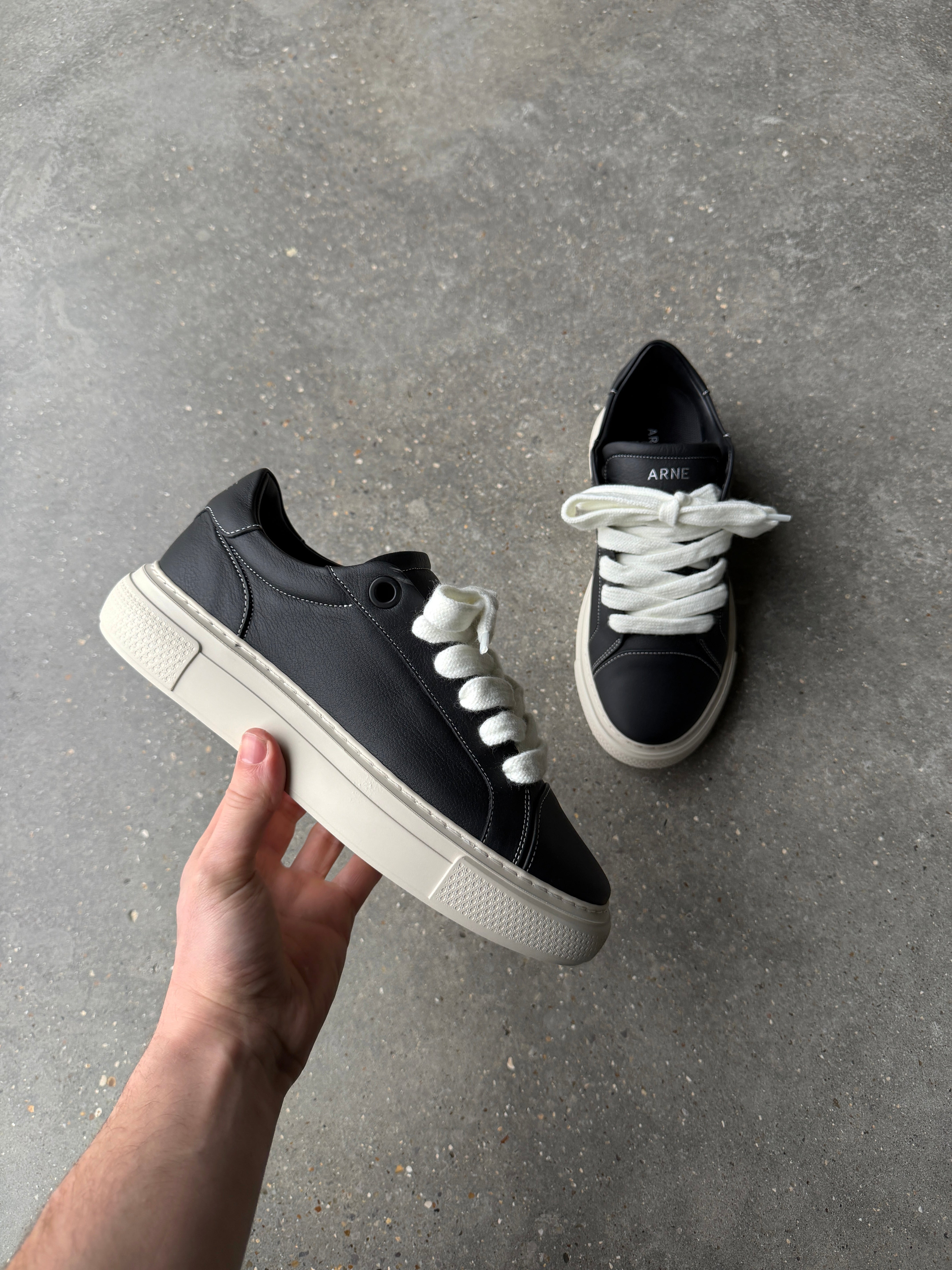 Mens Chunky Essential Trainer in Black