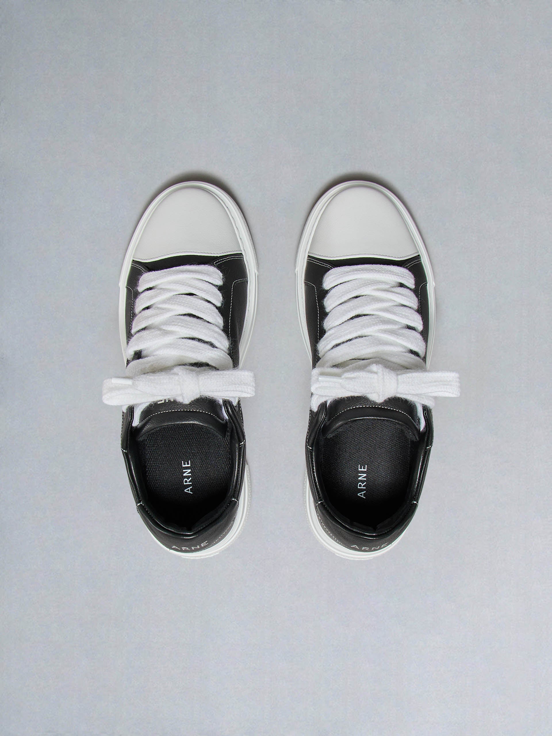 Mens Chunky Essential Trainer in Black White