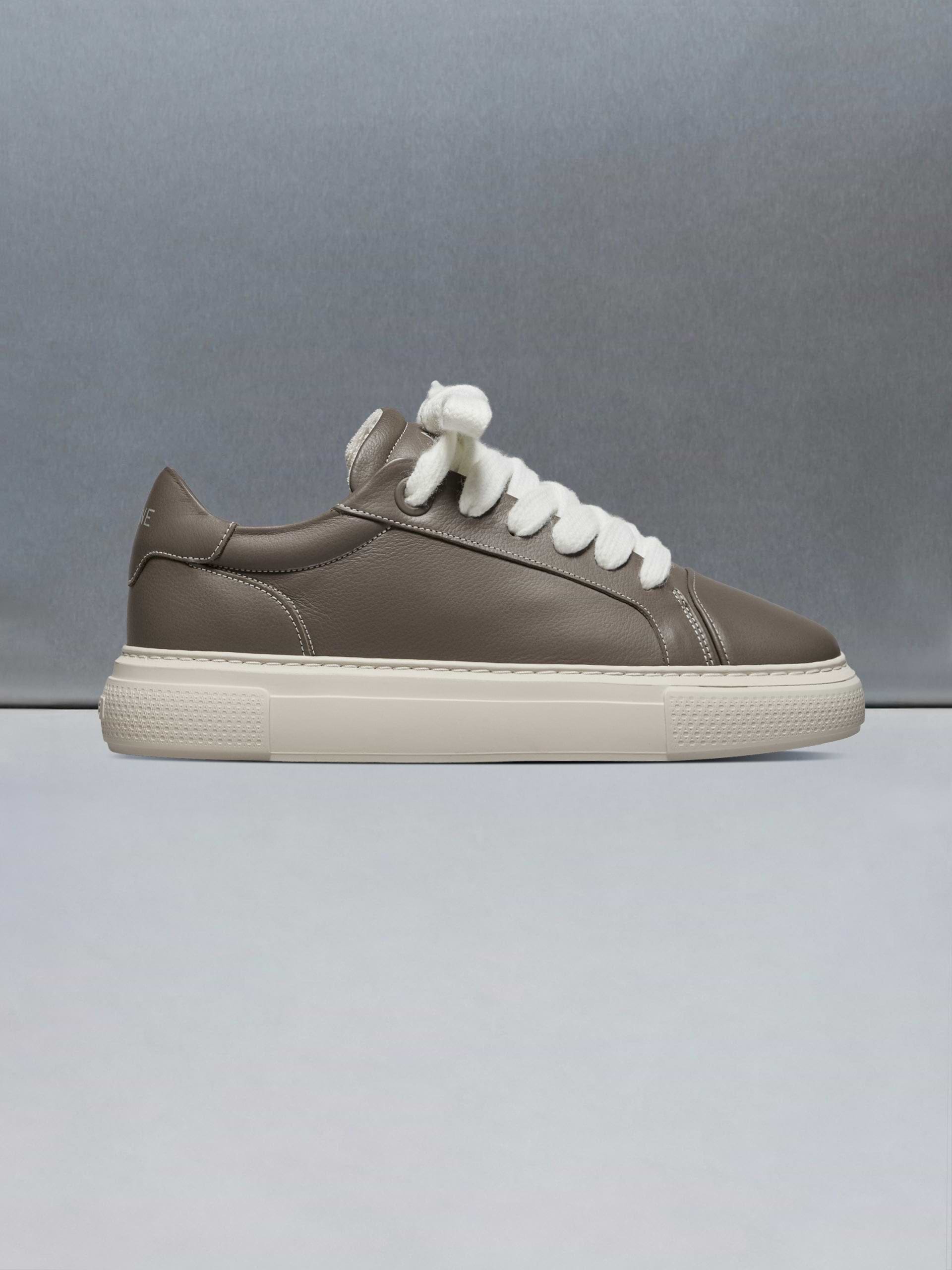 Chunky Essential Trainer in Brown