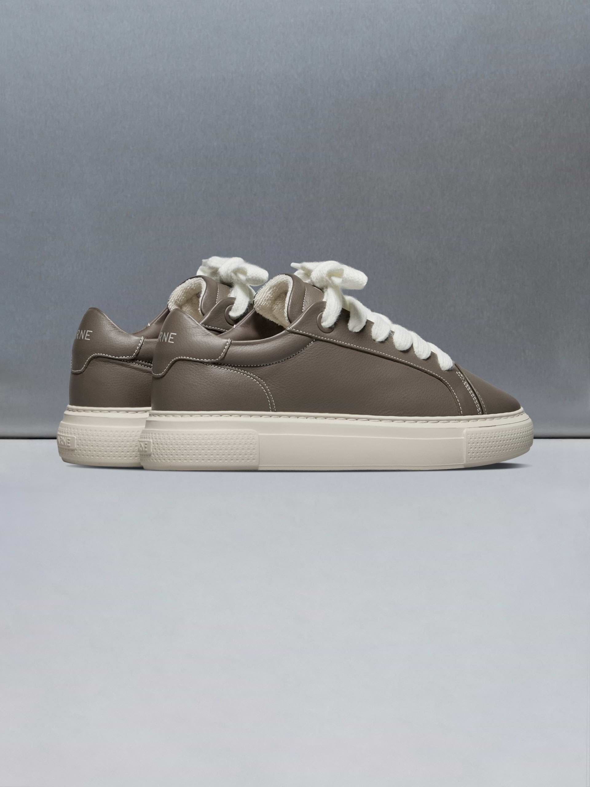 Chunky Essential Trainer in Brown