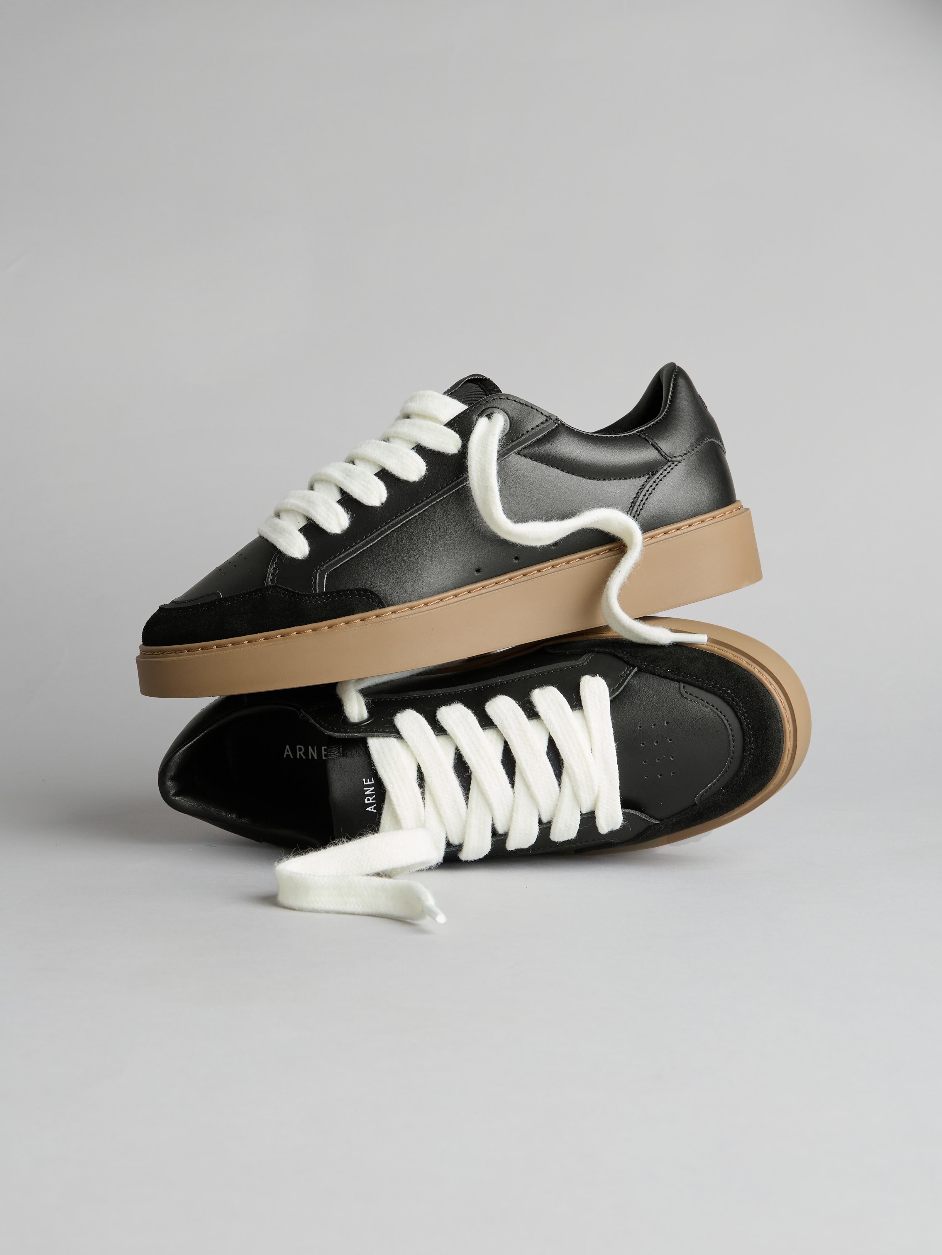 Mens Chunky Mid Essential Leather Trainer in Black