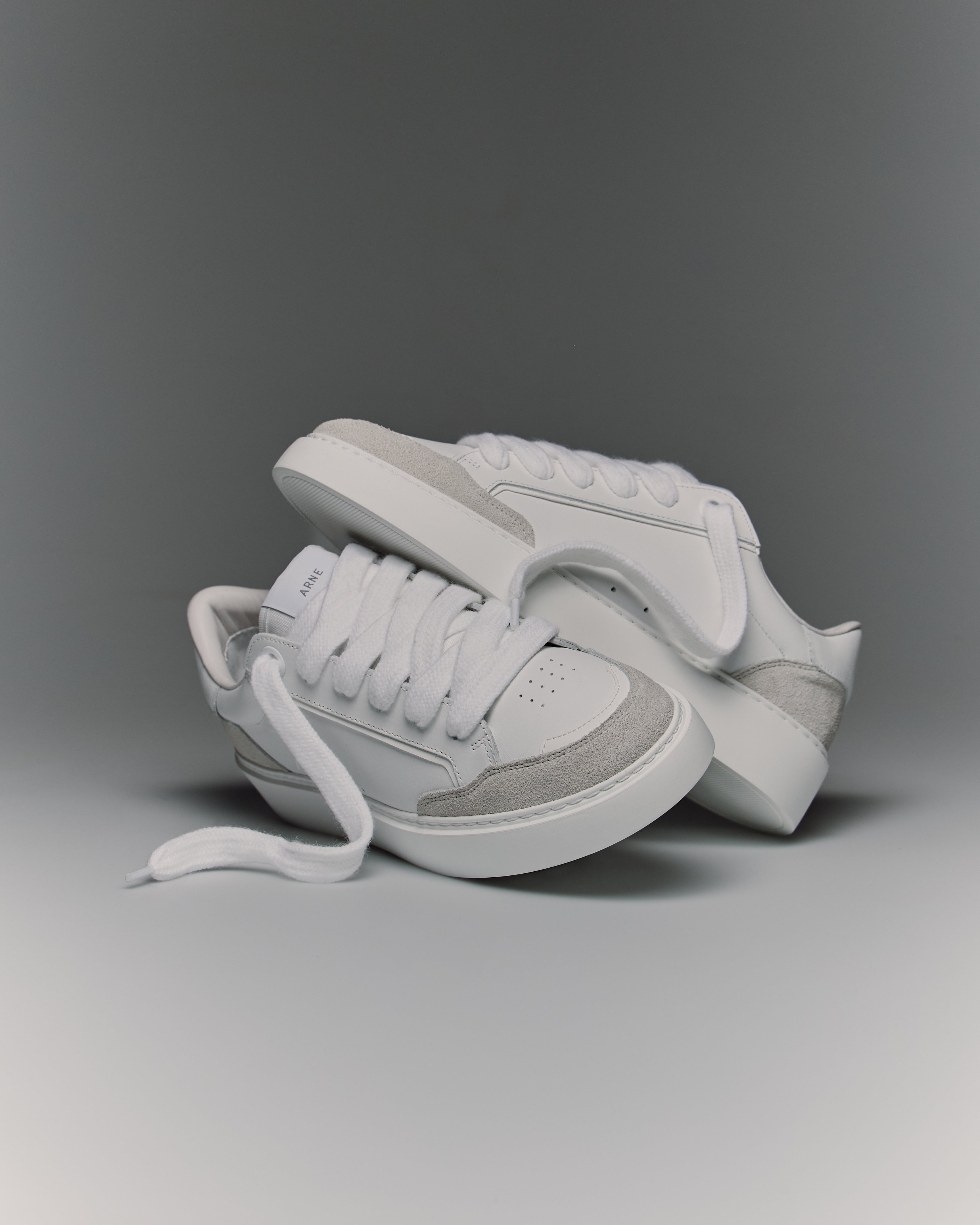 Mens Chunky Mid Essential Leather Trainer in White Grey
